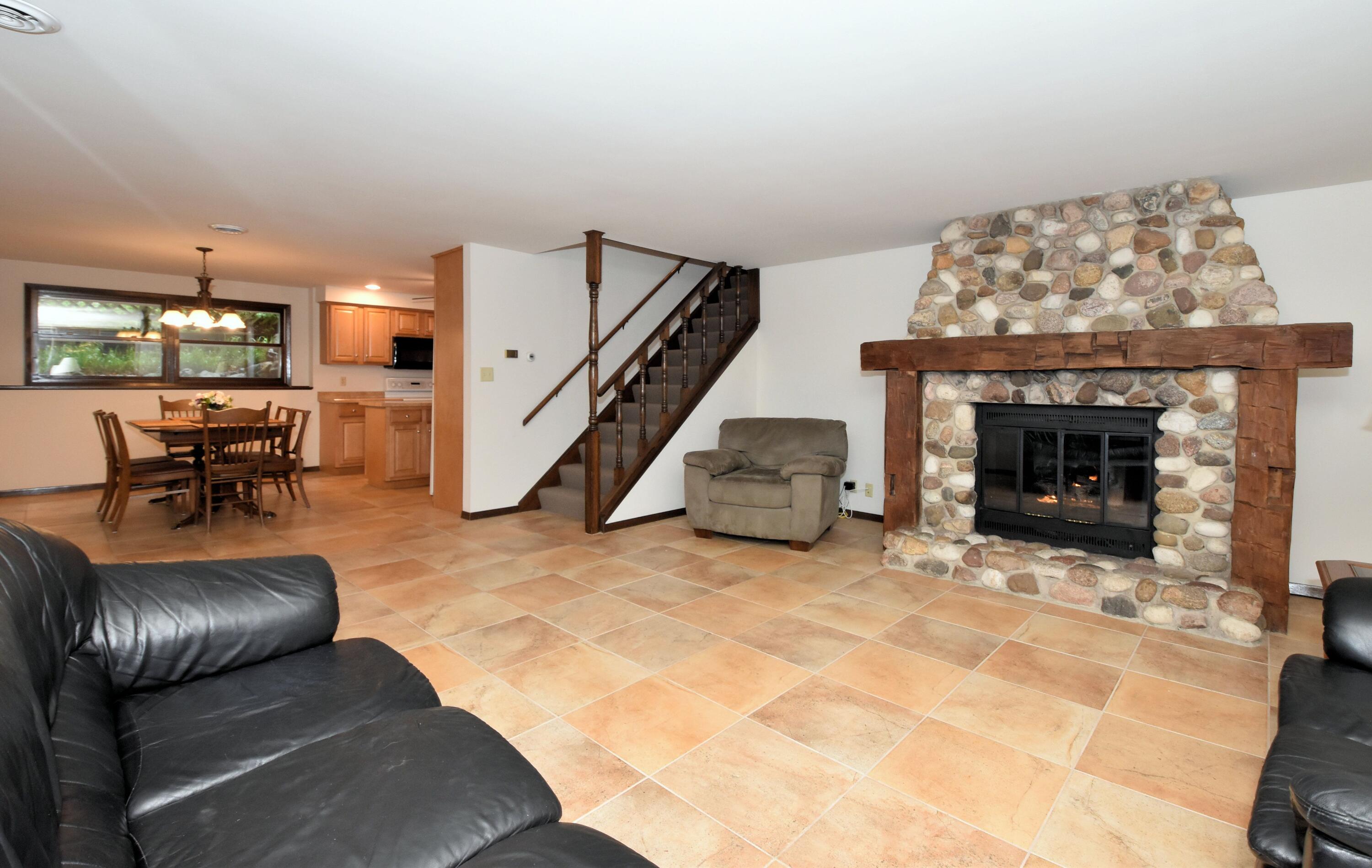 Wisconsin Lake Home for sale (MLS#: 1918324) at S110W20530 S Denoon Rd, in Muskego, Wisconsin. (19 of 45)