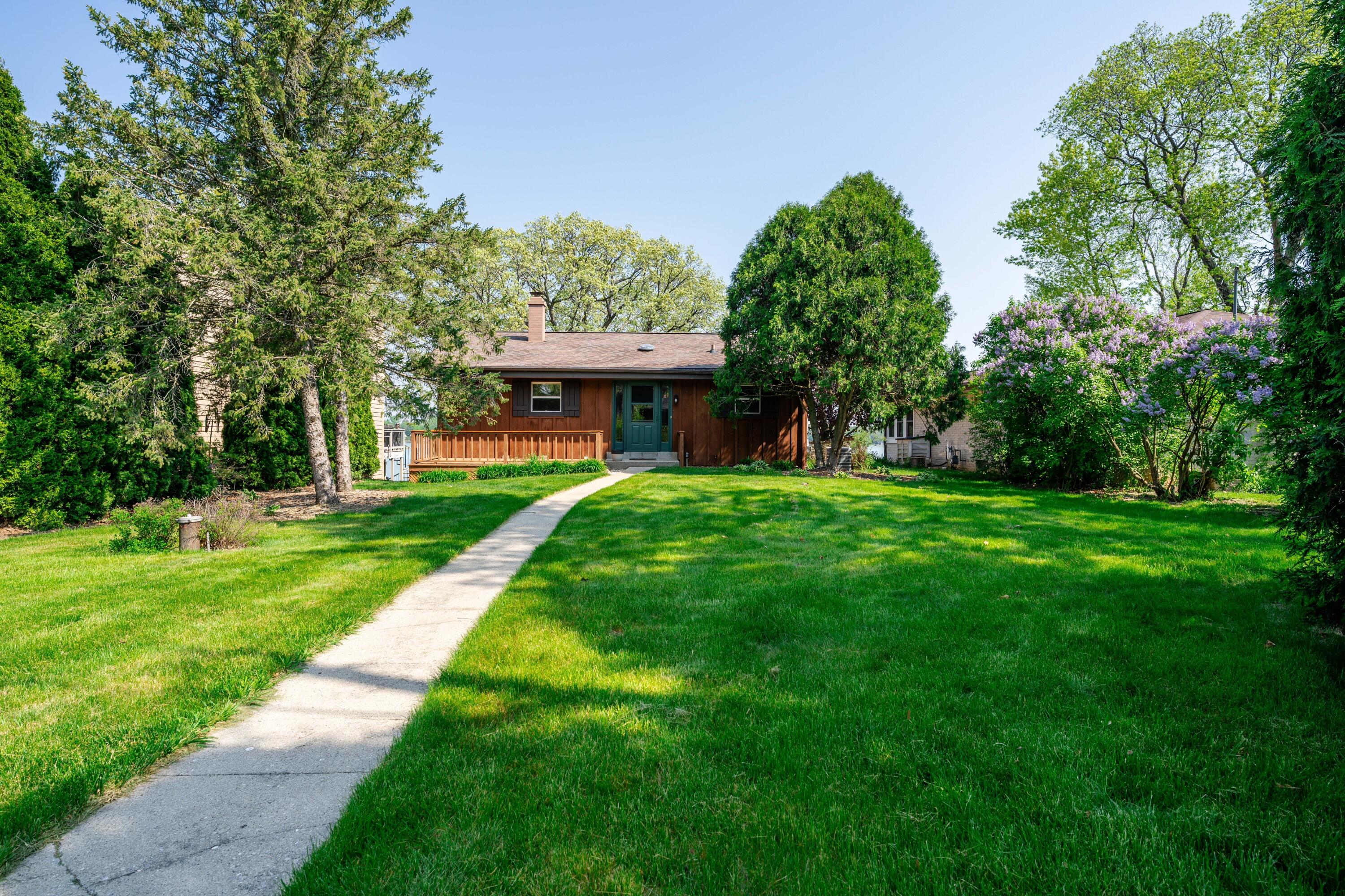 Wisconsin Lake Home for sale (MLS#: 1918324) at S110W20530 S Denoon Rd, in Muskego, Wisconsin. (4 of 45)