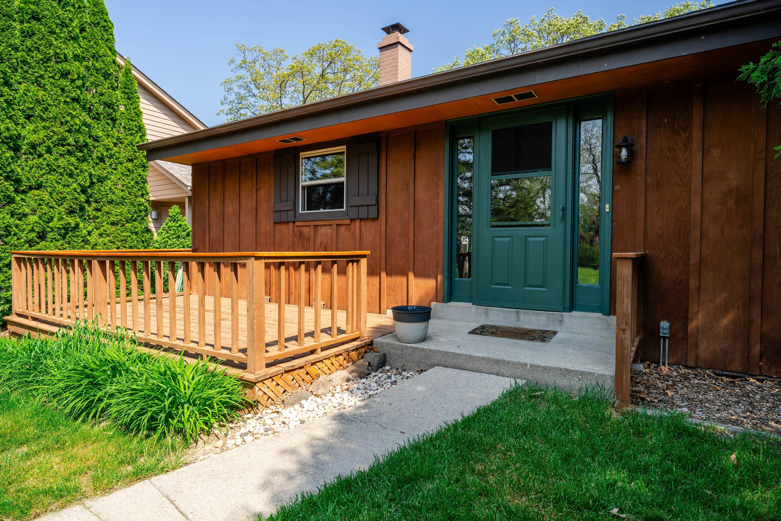 Wisconsin Lake Home for sale (MLS#: 1918324) at S110W20530 S Denoon Rd, in Muskego, Wisconsin. (5 of 45)