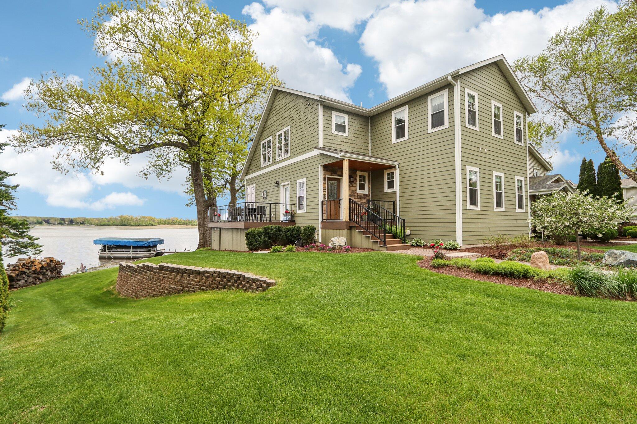 Wisconsin Lake Home for sale (MLS#: 1918499) at 6417 N Tichigan Rd, in Waterford, Wisconsin. (2 of 50)