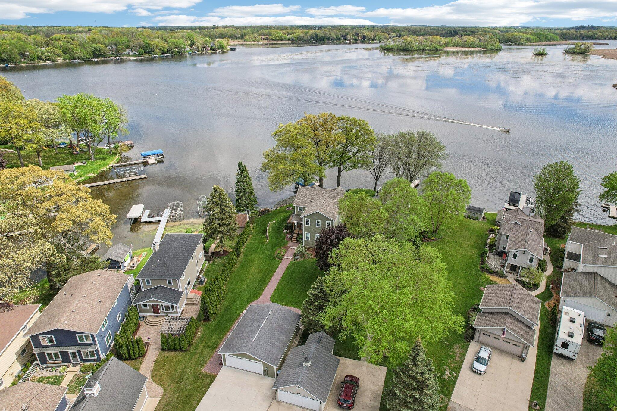 Wisconsin Lake Home for sale (MLS#: 1918499) at 6417 N Tichigan Rd, in Waterford, Wisconsin. (38 of 50)
