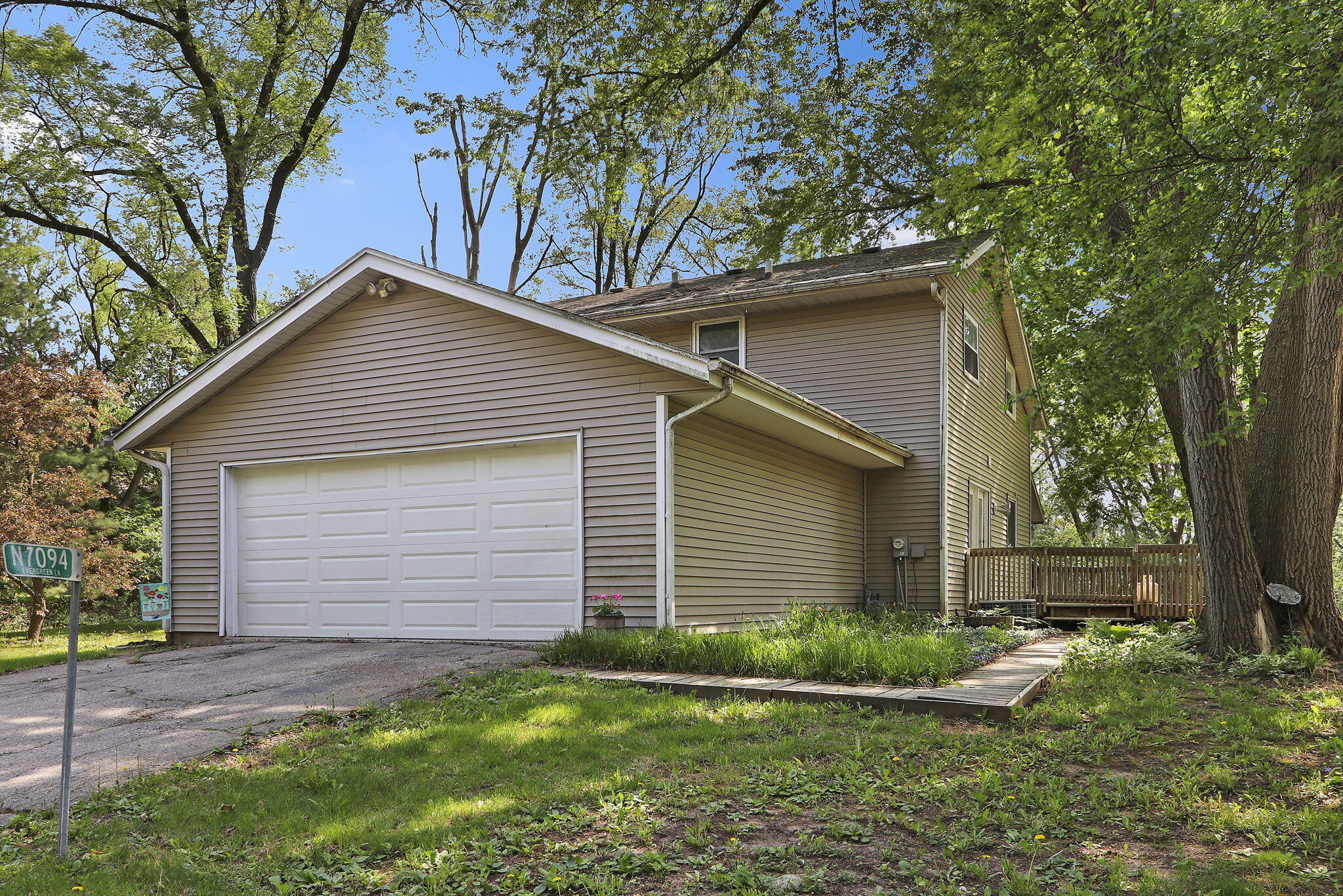 Wisconsin Lake Home for sale (MLS#: 1918659) at N7094  Evergreen Ln, in Sugar Creek, Wisconsin. (19 of 35)
