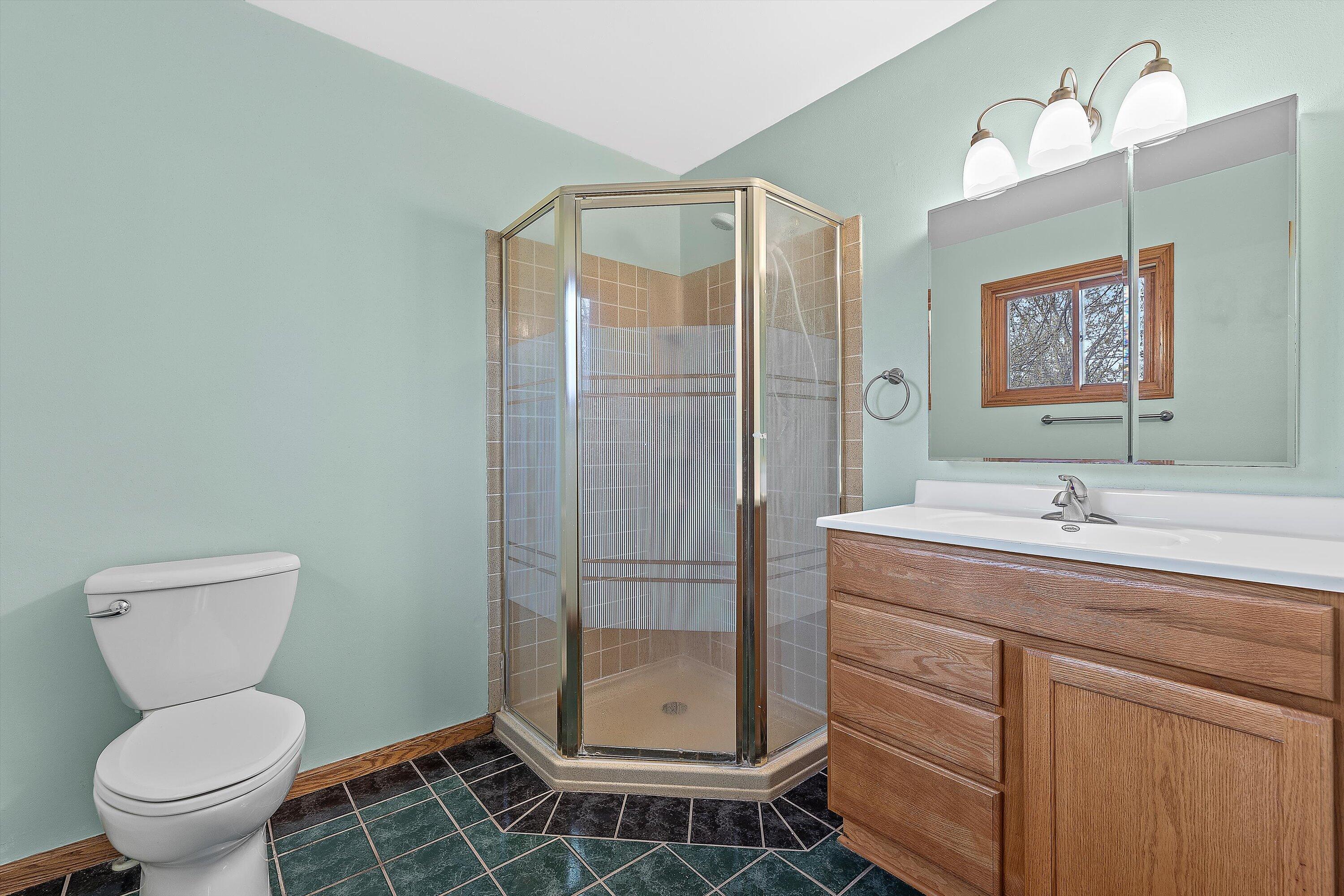 Wisconsin Lake Home for sale (MLS#: 1918719) at 411  Henry St, in Mukwonago, Wisconsin. (14 of 38)