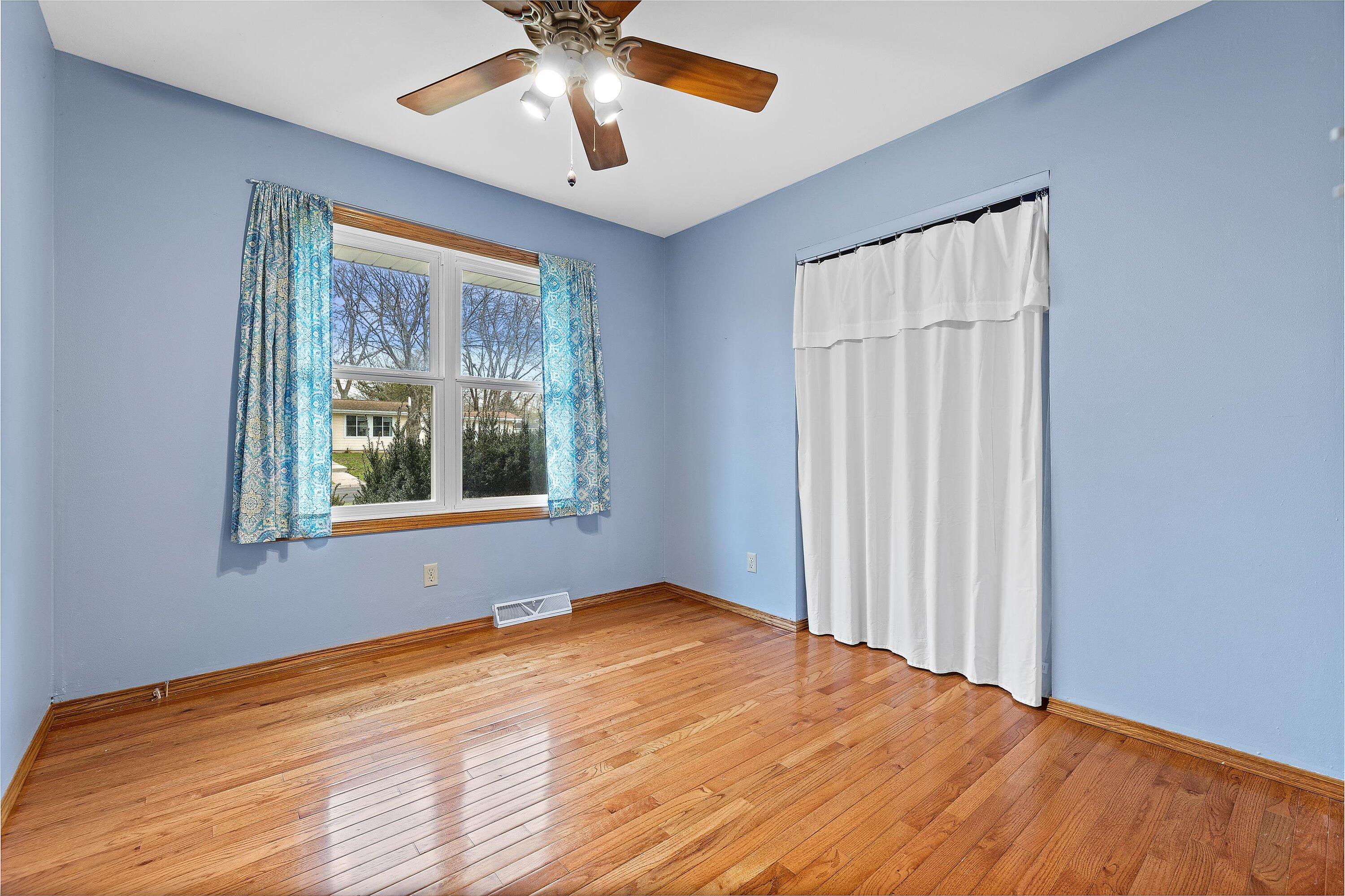 Wisconsin Lake Home for sale (MLS#: 1918719) at 411  Henry St, in Mukwonago, Wisconsin. (15 of 38)