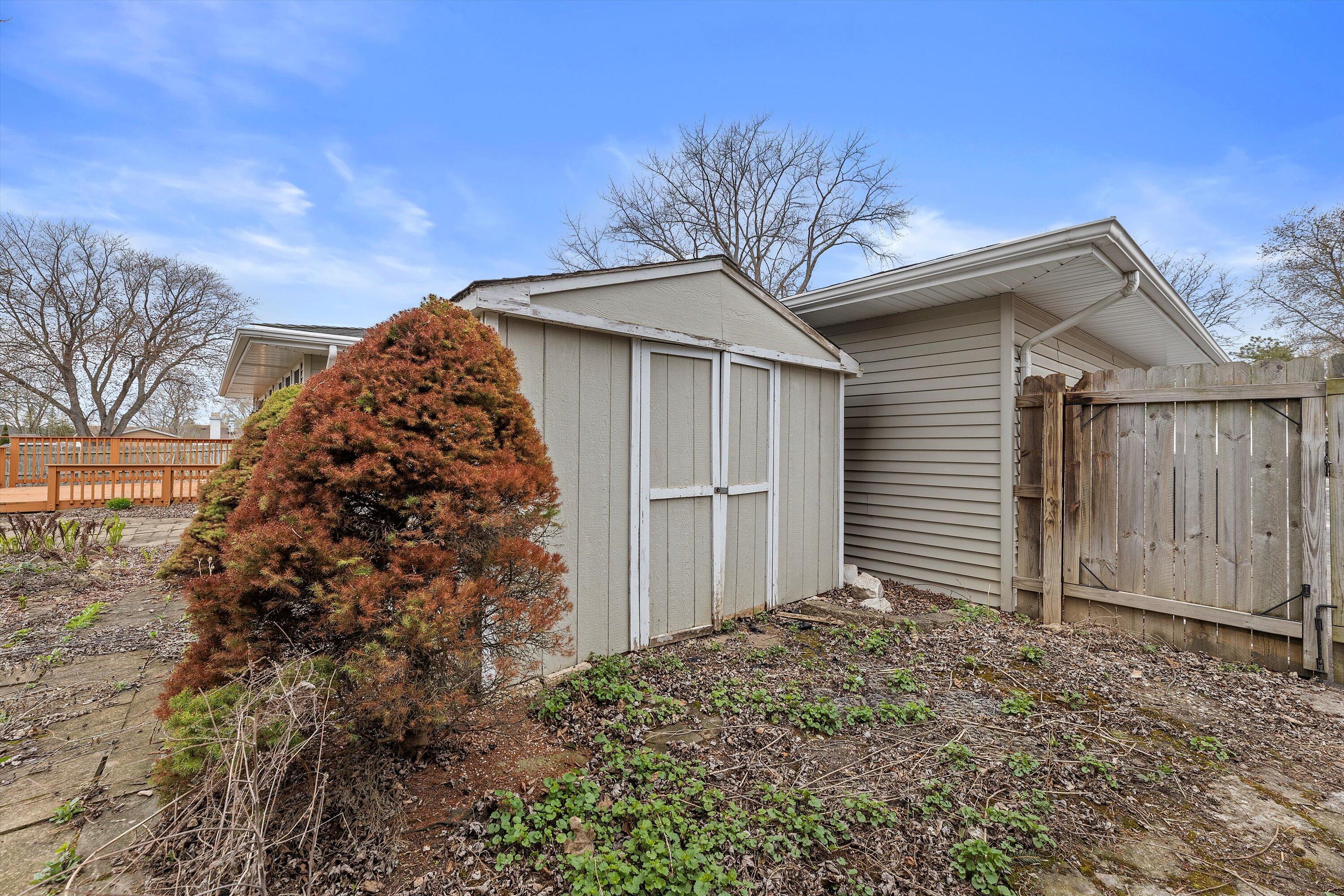 Wisconsin Lake Home for sale (MLS#: 1918719) at 411  Henry St, in Mukwonago, Wisconsin. (31 of 38)