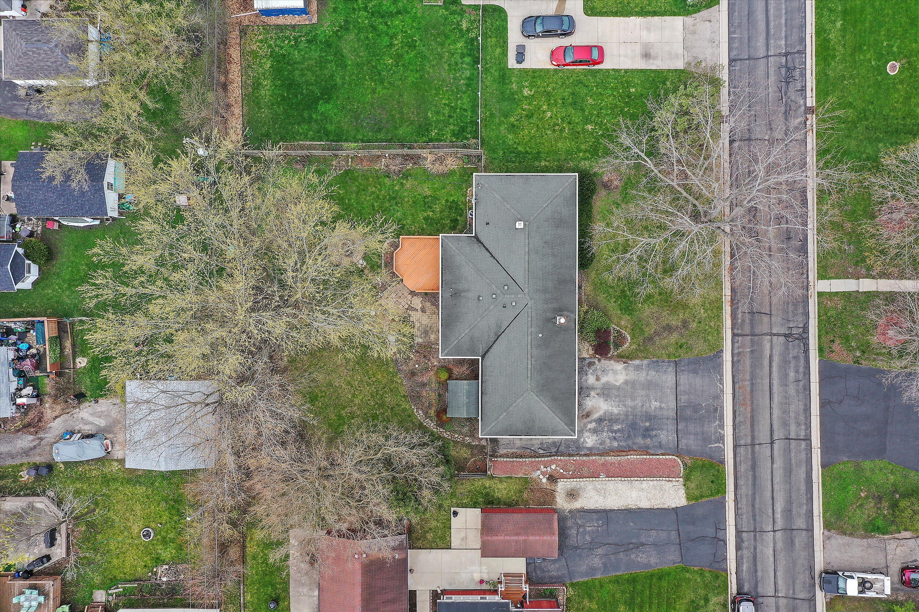 Wisconsin Lake Home for sale (MLS#: 1918719) at 411  Henry St, in Mukwonago, Wisconsin. (32 of 38)