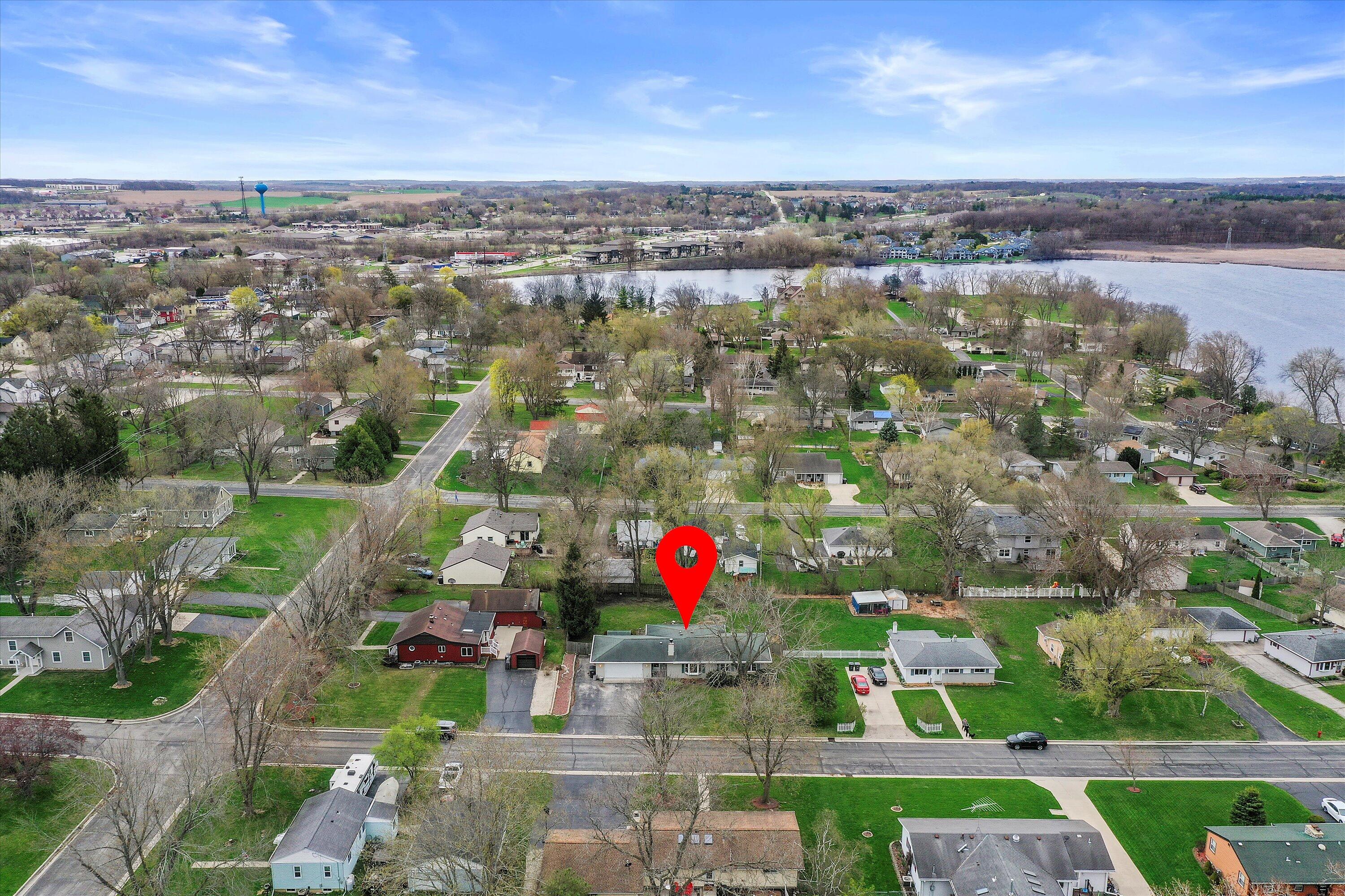 Wisconsin Lake Home for sale (MLS#: 1918719) at 411  Henry St, in Mukwonago, Wisconsin. (34 of 38)