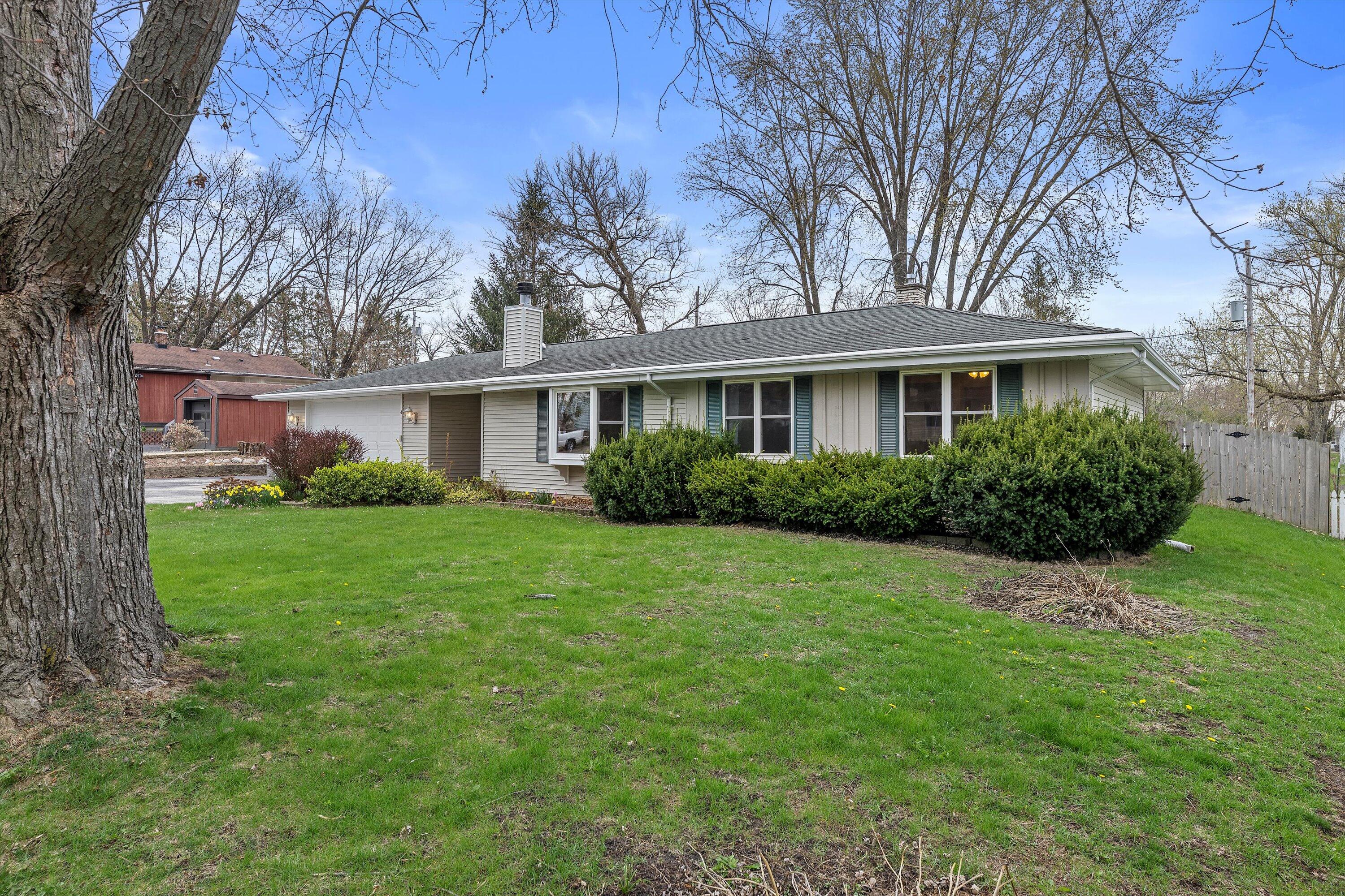 Wisconsin Lake Home for sale (MLS#: 1918719) at 411  Henry St, in Mukwonago, Wisconsin. (37 of 38)