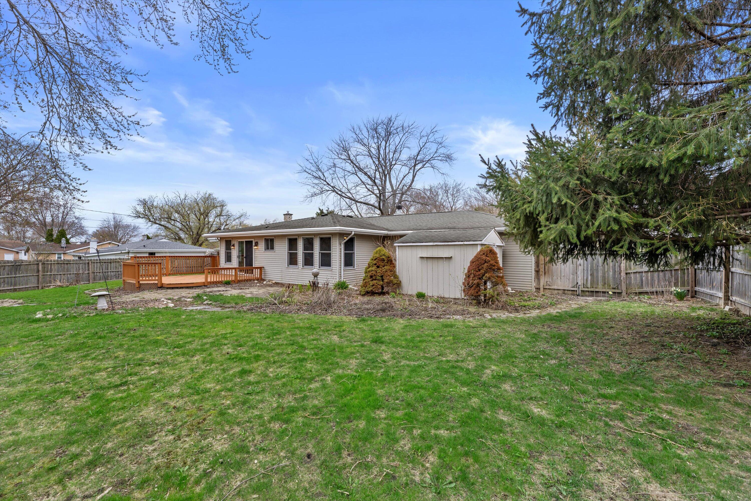 Wisconsin Lake Home for sale (MLS#: 1918719) at 411  Henry St, in Mukwonago, Wisconsin. (38 of 38)