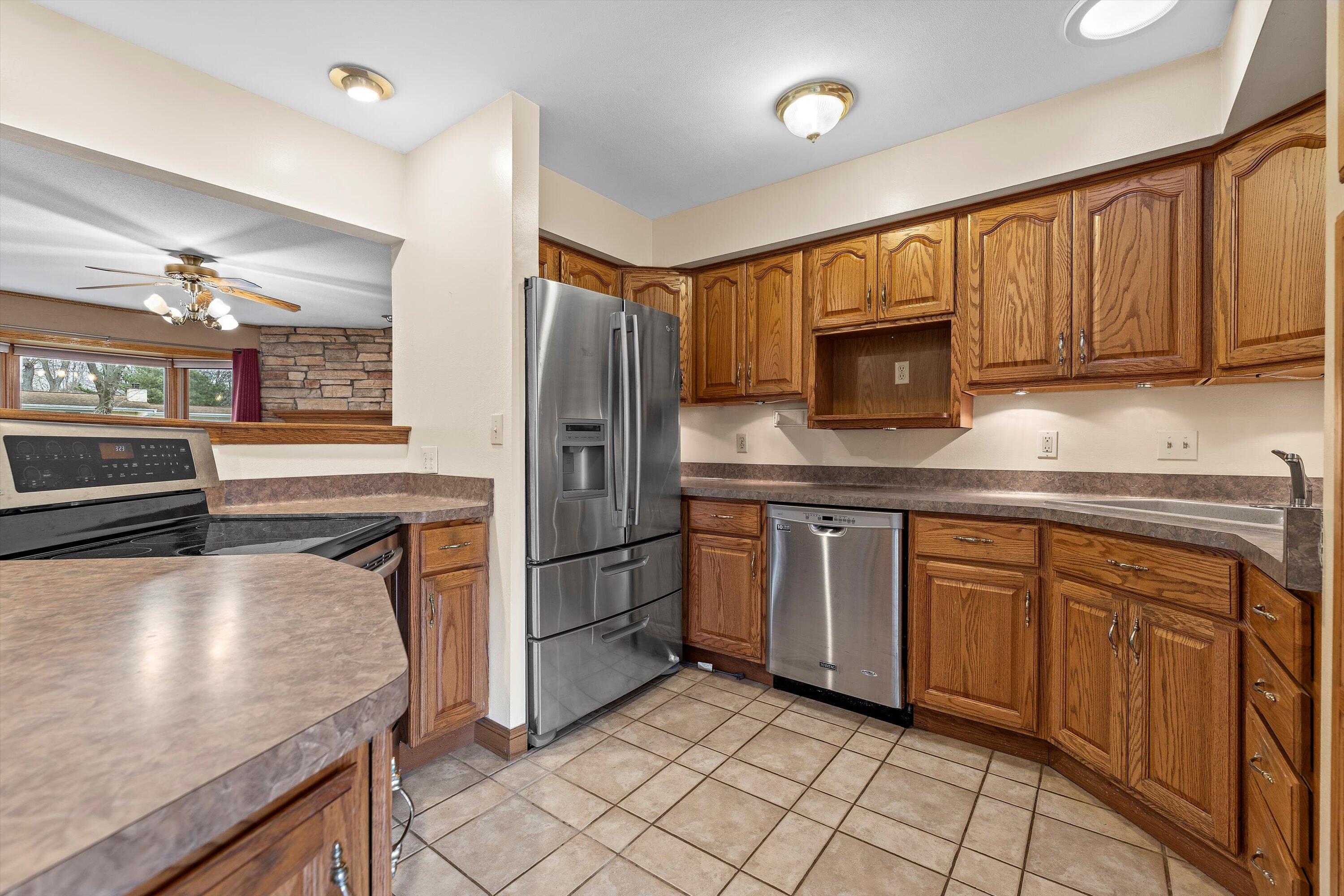 Wisconsin Lake Home for sale (MLS#: 1918719) at 411  Henry St, in Mukwonago, Wisconsin. (6 of 38)
