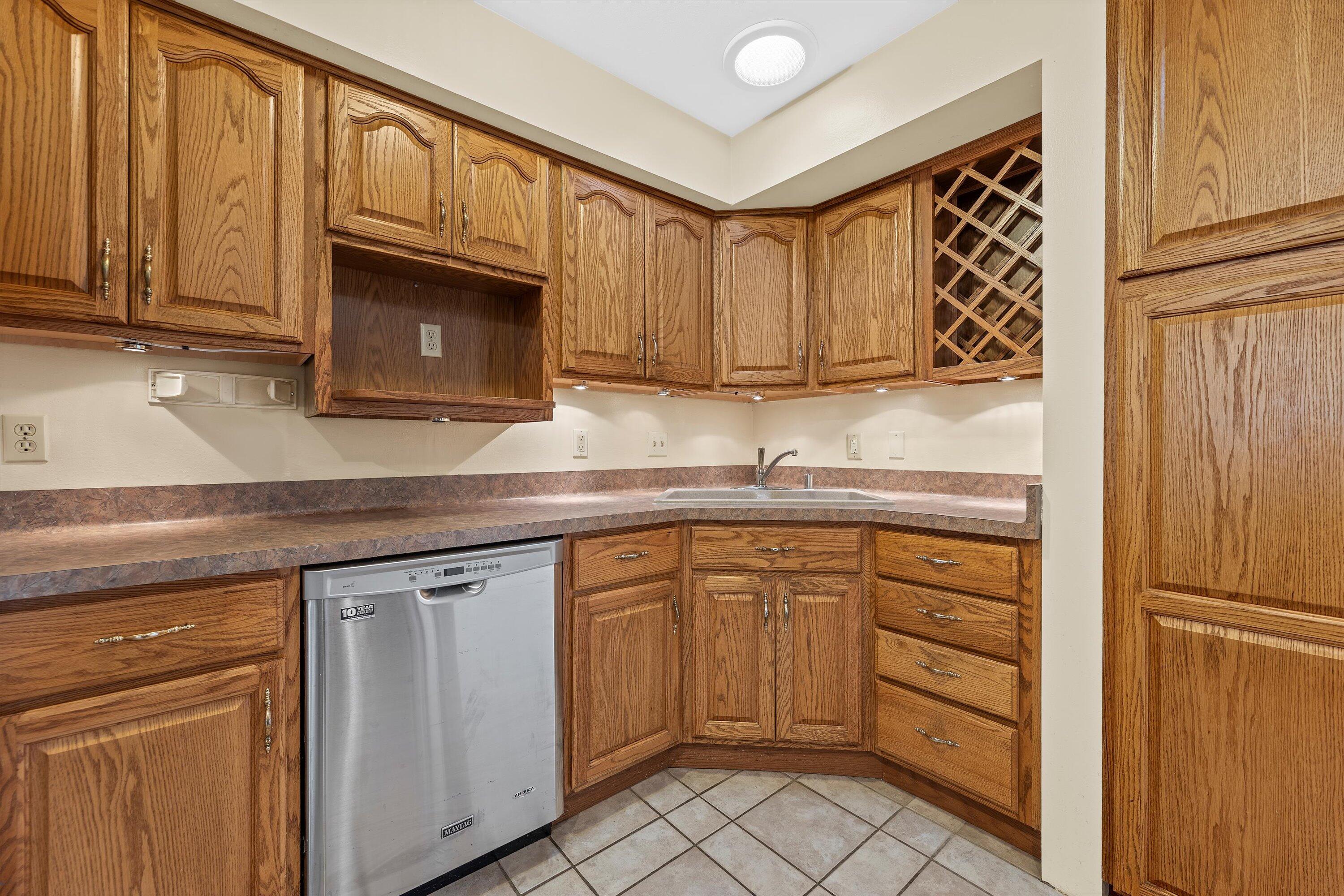 Wisconsin Lake Home for sale (MLS#: 1918719) at 411  Henry St, in Mukwonago, Wisconsin. (7 of 38)