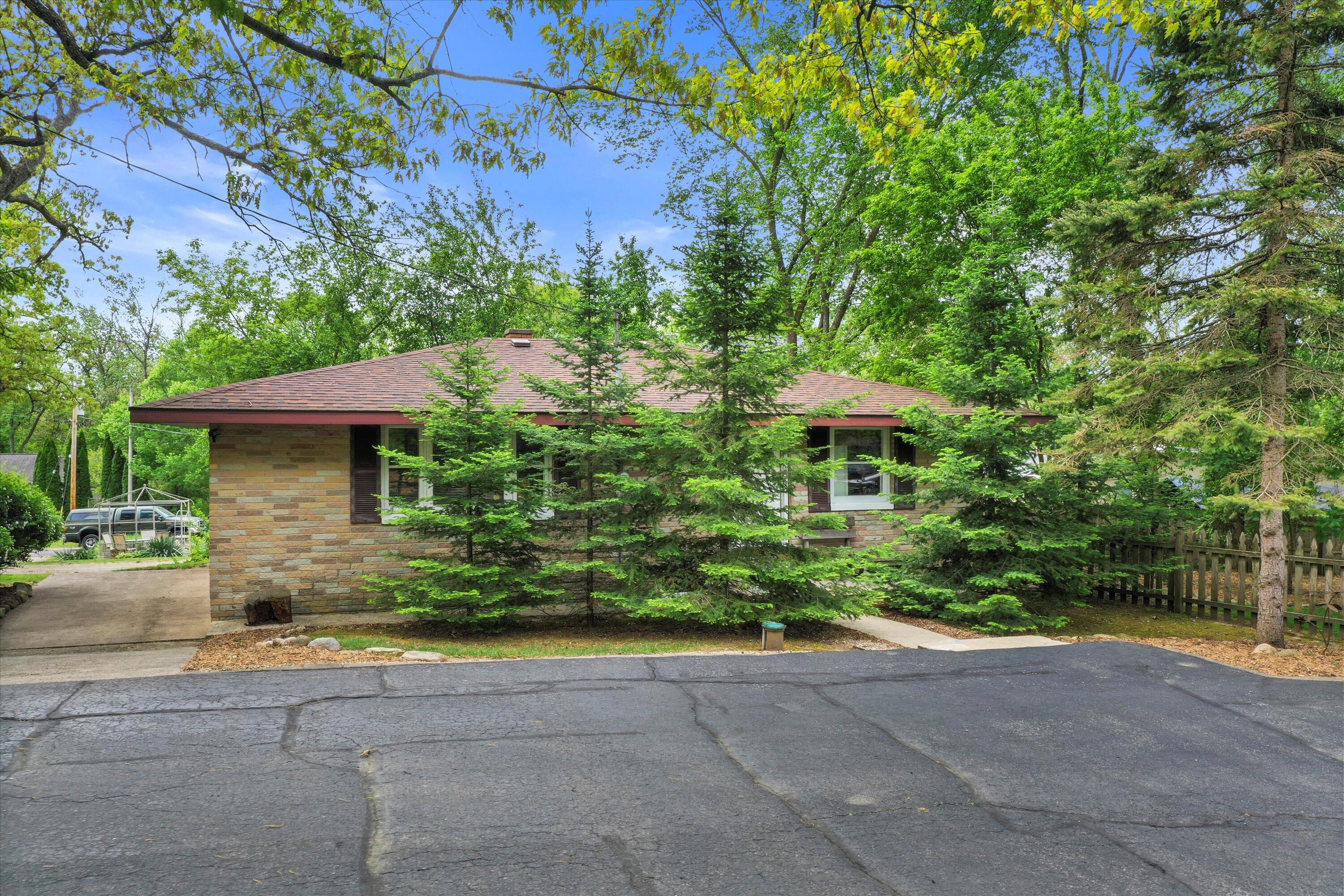 Wisconsin Lake Home for sale (MLS#: 1918816) at N8991 E Miramar Dr N8993, in East Troy, Wisconsin. (25 of 47)