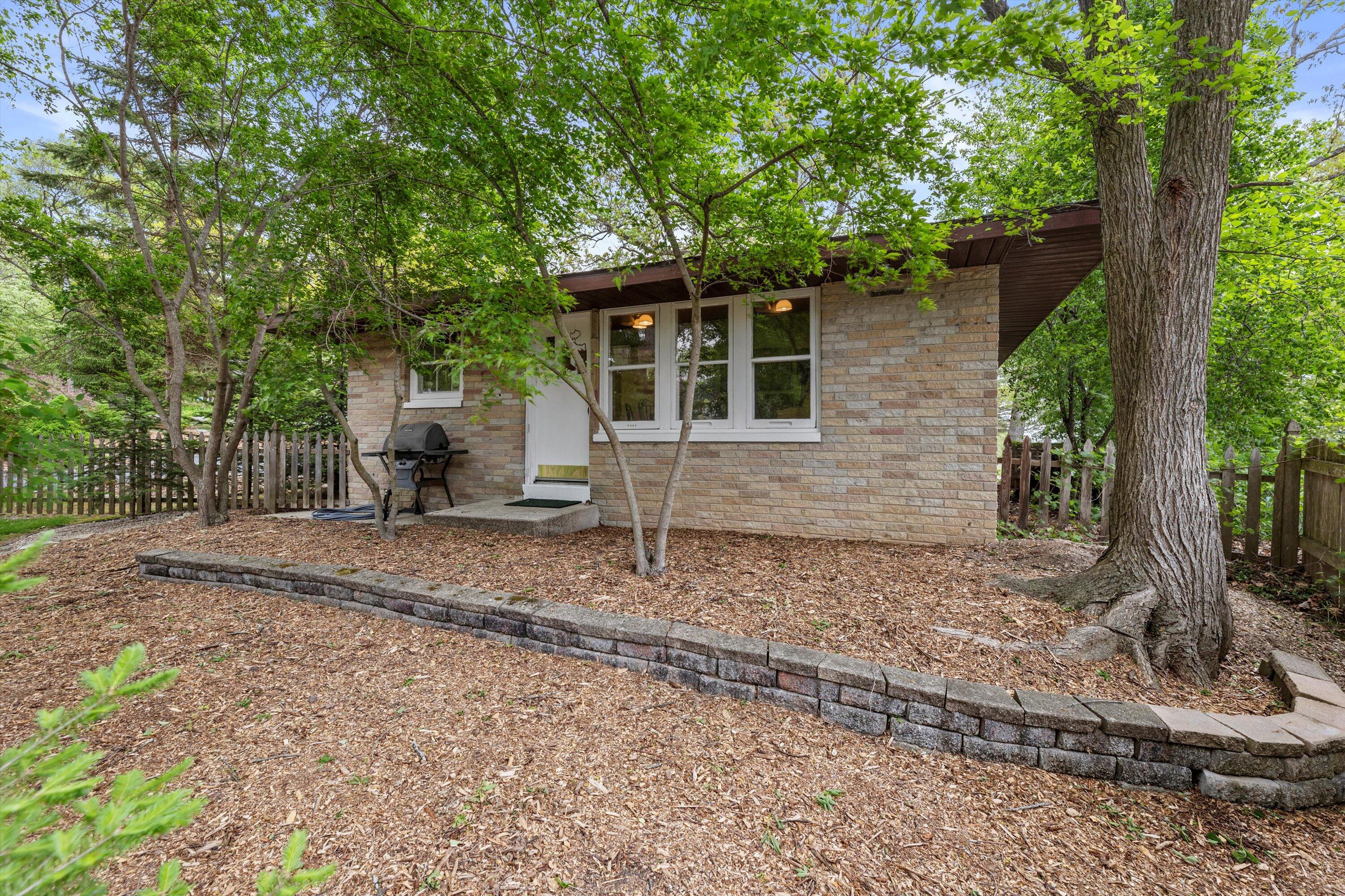 Wisconsin Lake Home for sale (MLS#: 1918816) at N8991 E Miramar Dr N8993, in East Troy, Wisconsin. (26 of 47)