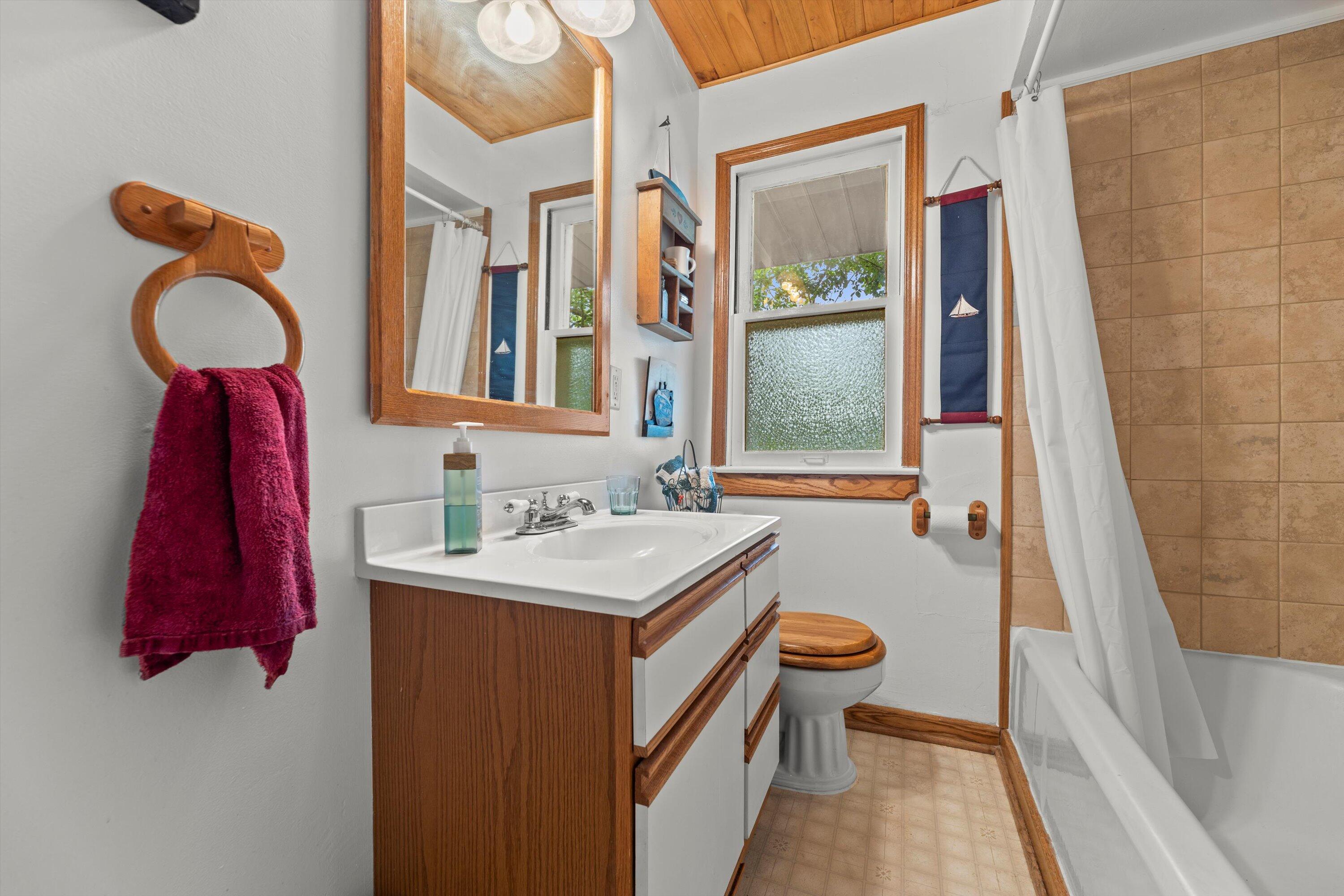 Wisconsin Lake Home for sale (MLS#: 1918816) at N8991 E Miramar Dr N8993, in East Troy, Wisconsin. (38 of 47)