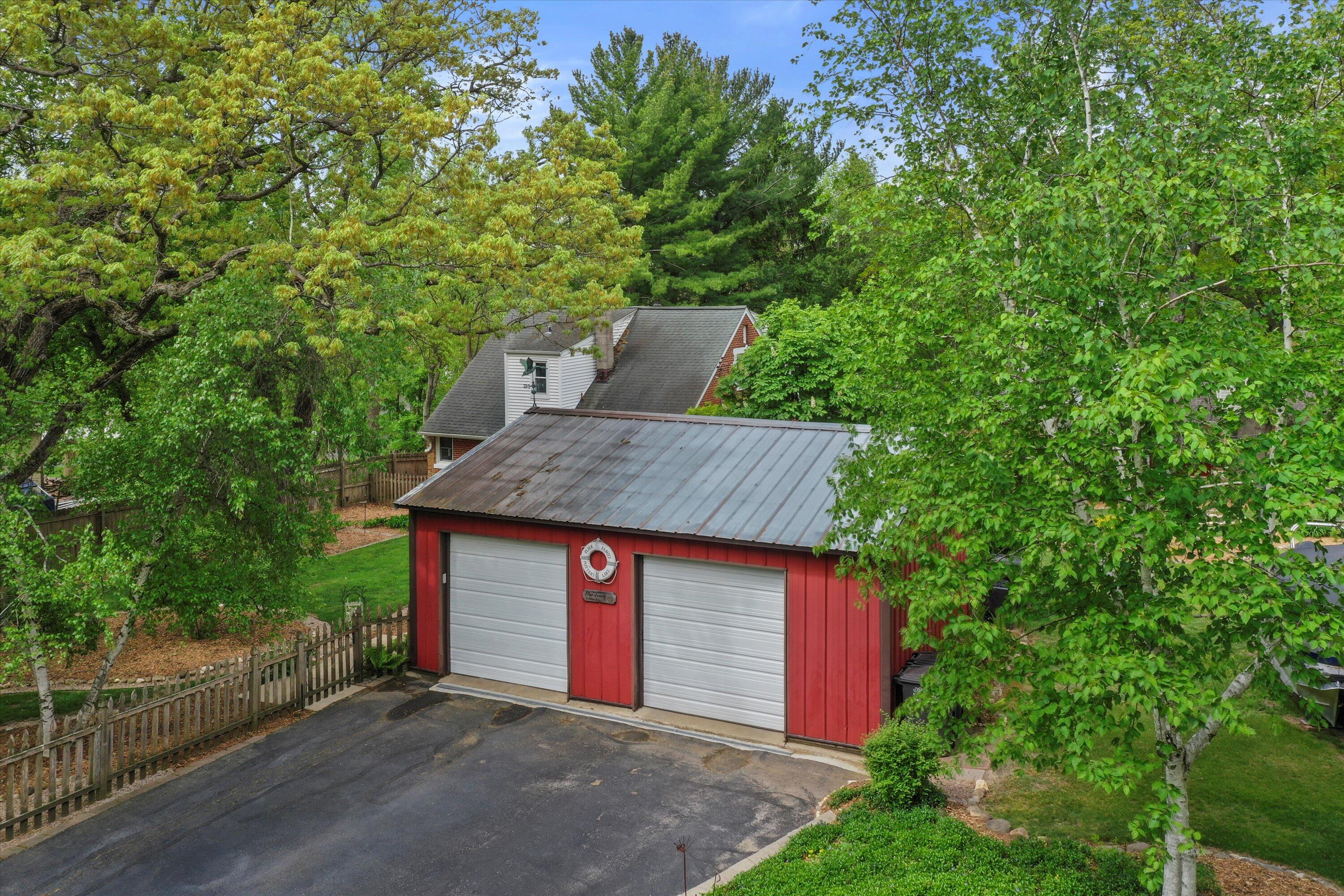 Wisconsin Lake Home for sale (MLS#: 1918816) at N8991 E Miramar Dr N8993, in East Troy, Wisconsin. (41 of 47)