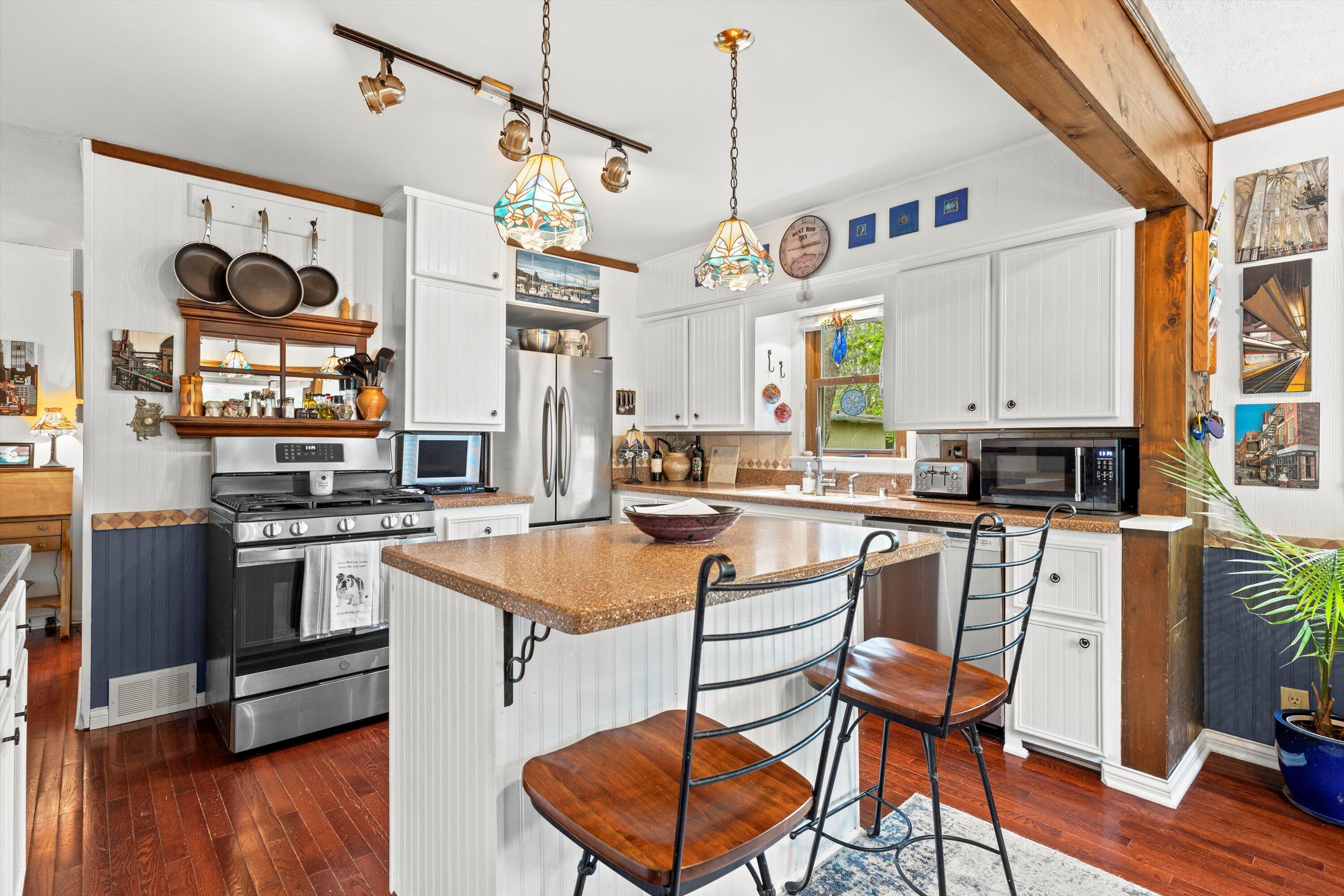 Wisconsin Lake Home for sale (MLS#: 1918816) at N8991 E Miramar Dr N8993, in East Troy, Wisconsin. (7 of 47)