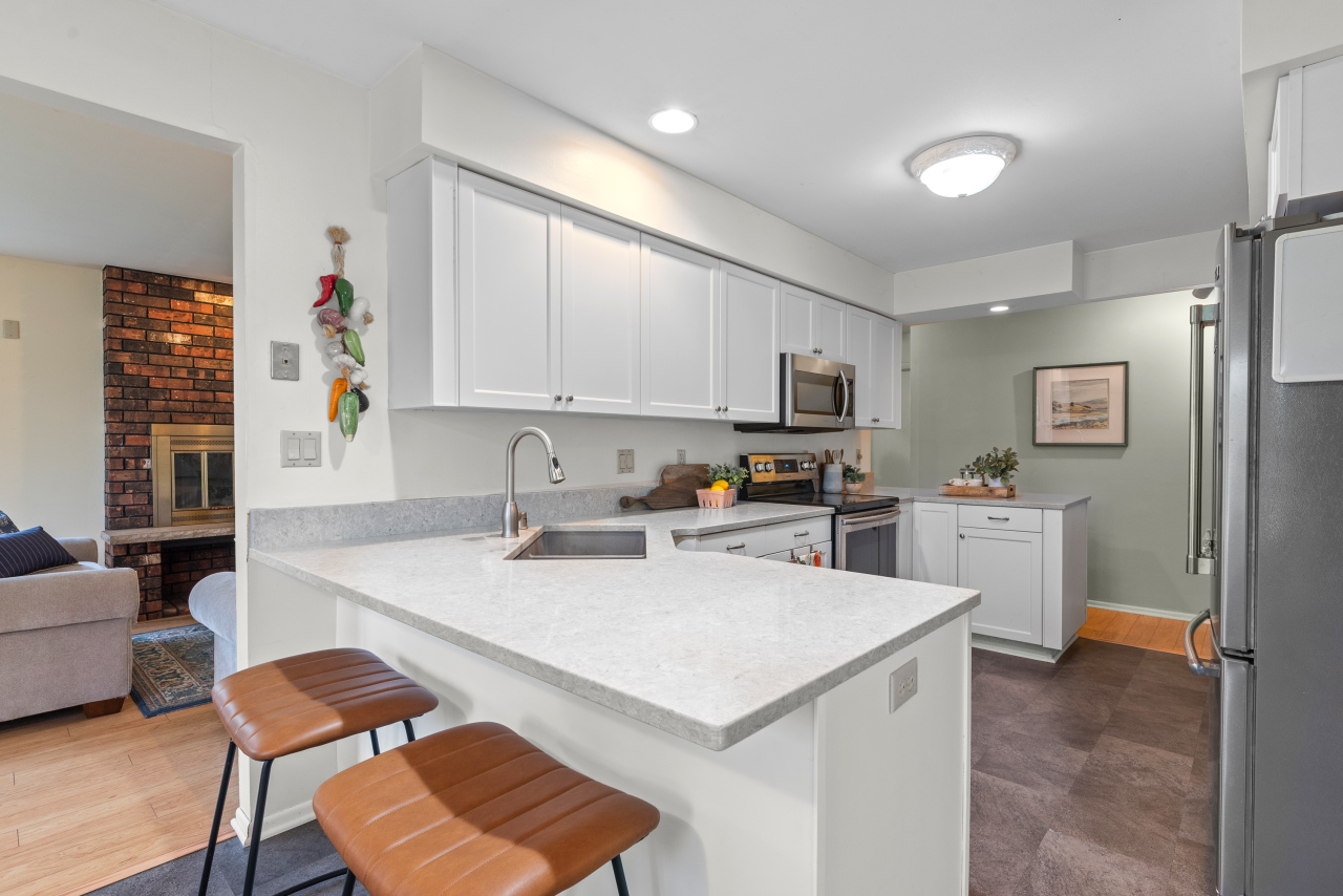 Wisconsin Lake Home for sale (MLS#: 1918836) at 10331 N Flanders Ct, in Mequon, Wisconsin. (13 of 37)