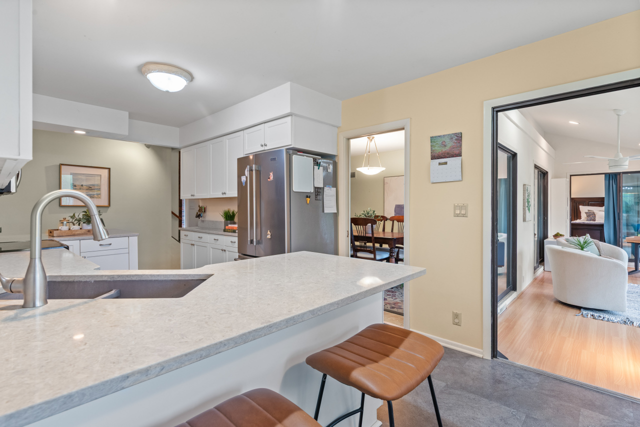 Wisconsin Lake Home for sale (MLS#: 1918836) at 10331 N Flanders Ct, in Mequon, Wisconsin. (14 of 37)