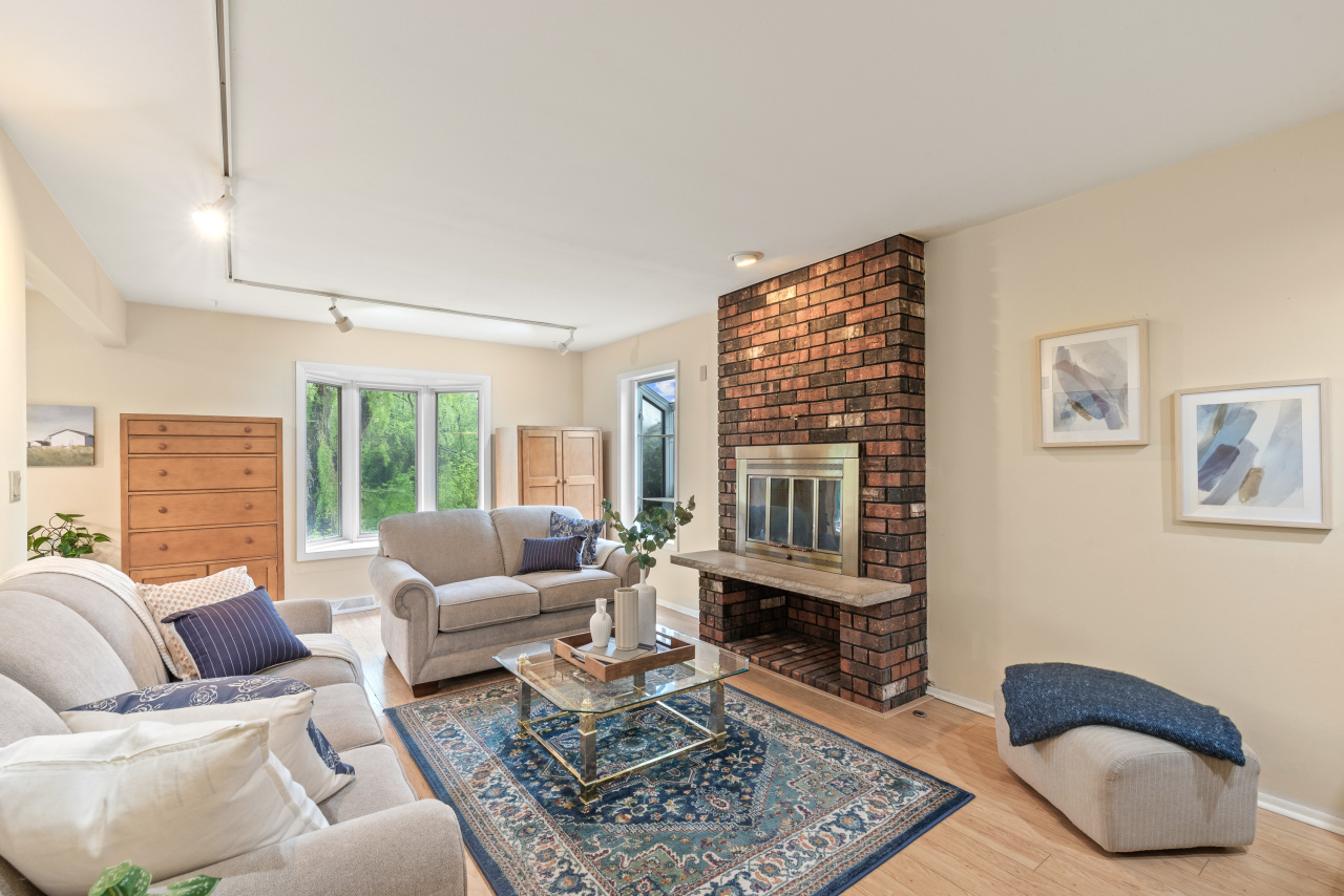 Wisconsin Lake Home for sale (MLS#: 1918836) at 10331 N Flanders Ct, in Mequon, Wisconsin. (5 of 37)