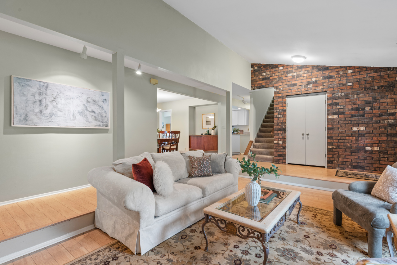 Wisconsin Lake Home for sale (MLS#: 1918836) at 10331 N Flanders Ct, in Mequon, Wisconsin. (7 of 37)