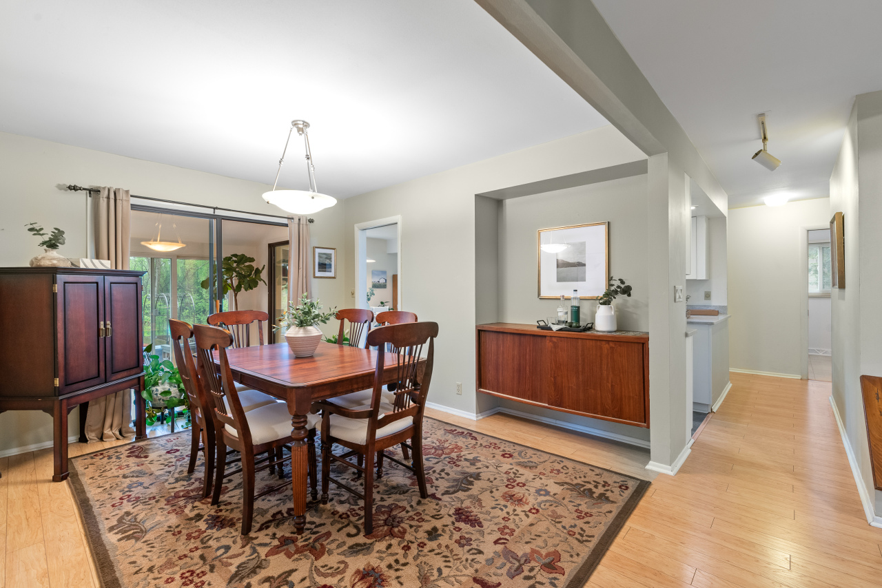 Wisconsin Lake Home for sale (MLS#: 1918836) at 10331 N Flanders Ct, in Mequon, Wisconsin. (10 of 37)