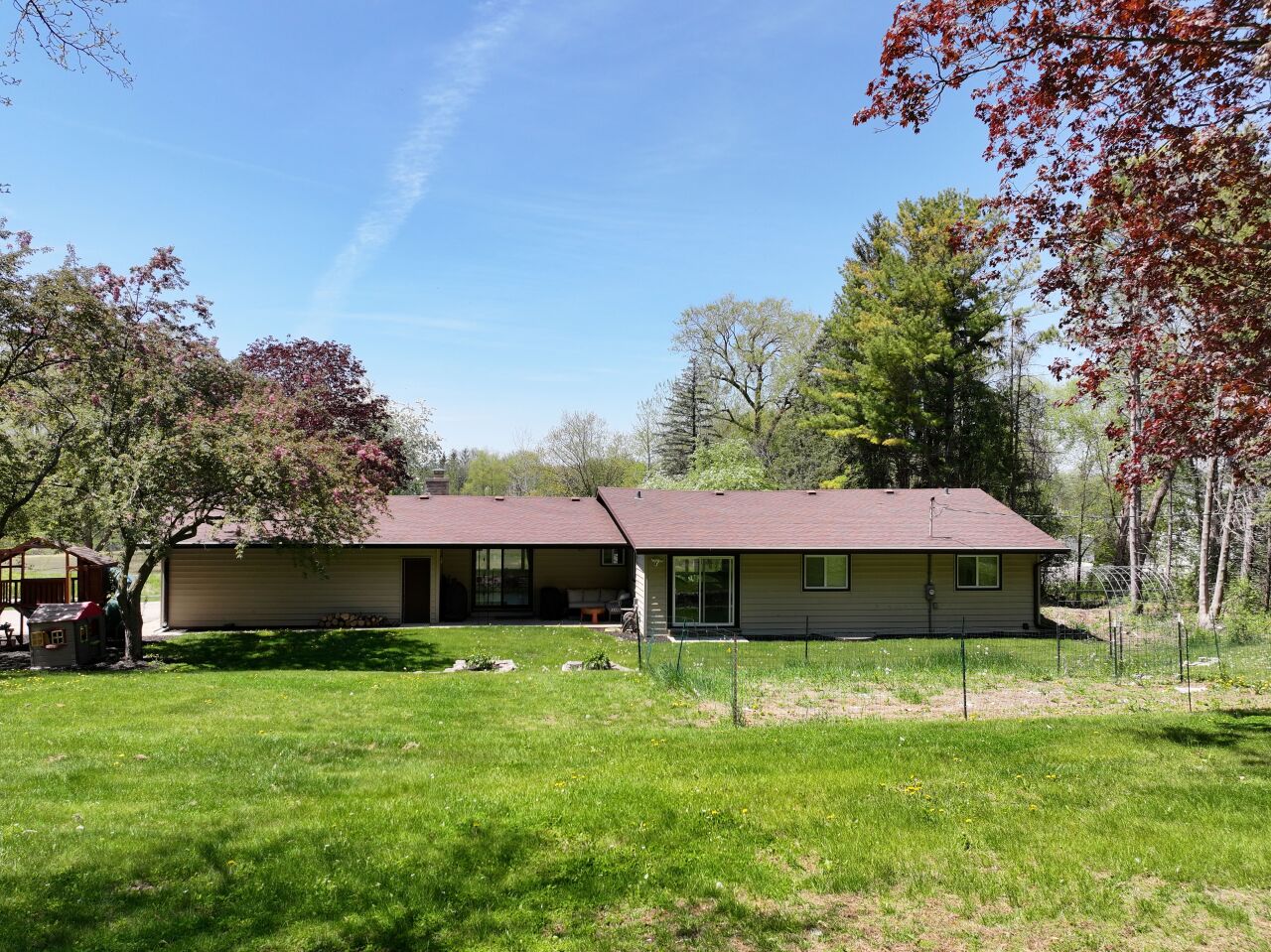 Wisconsin Lake Home for sale (MLS#: 1918941) at W207S8686  Hillendale Dr, in Muskego, Wisconsin. (32 of 39)