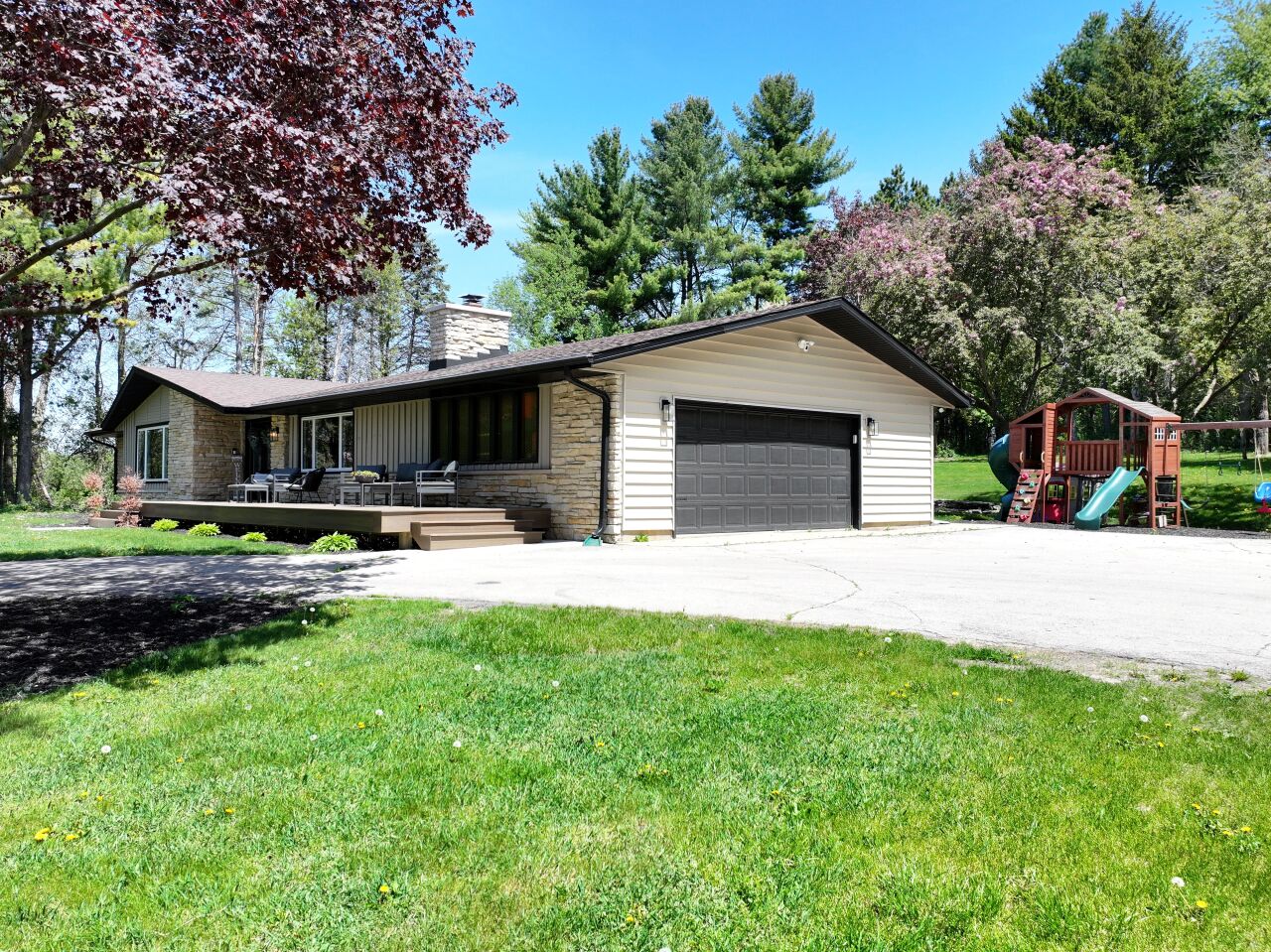 Wisconsin Lake Home for sale (MLS#: 1918941) at W207S8686  Hillendale Dr, in Muskego, Wisconsin. (35 of 39)