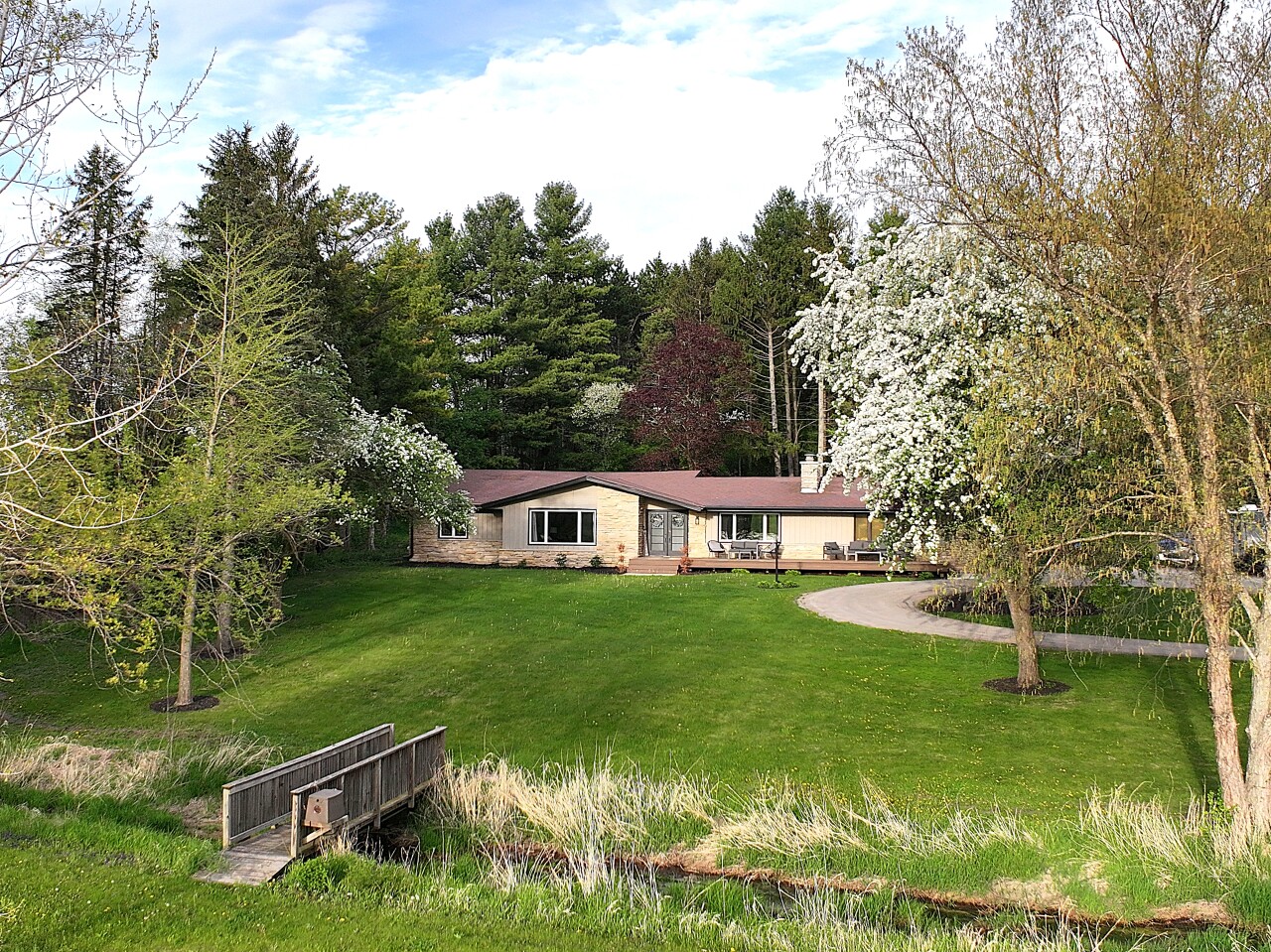 Wisconsin Lake Home for sale (MLS#: 1918941) at W207S8686  Hillendale Dr, in Muskego, Wisconsin. (39 of 39)