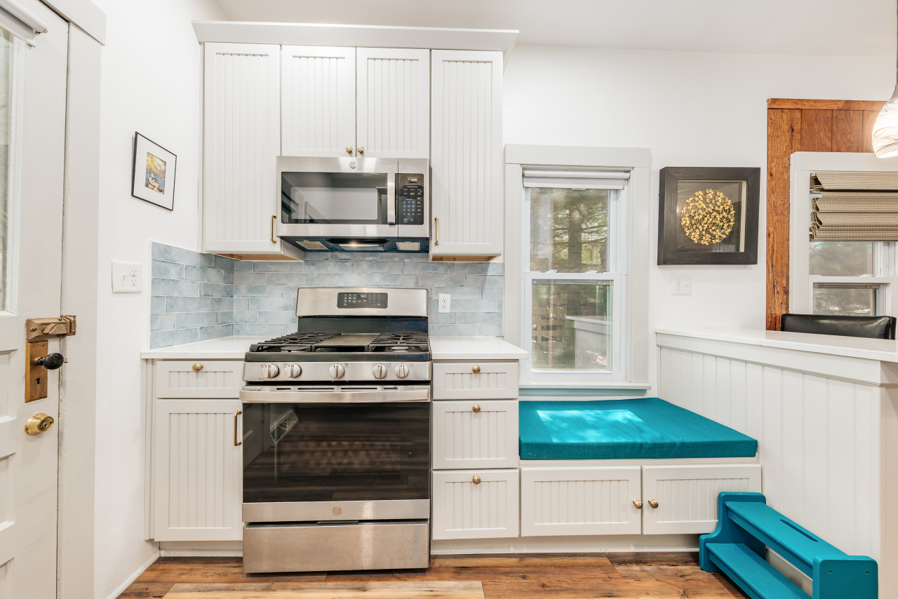 Wisconsin Lake Home for sale (MLS#: 1918951) at W6641 N Lakeshore Dr, in Sugar Creek, Wisconsin. (12 of 47)