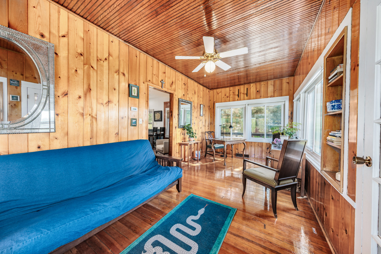 Wisconsin Lake Home for sale (MLS#: 1918951) at W6641 N Lakeshore Dr, in Sugar Creek, Wisconsin. (21 of 47)