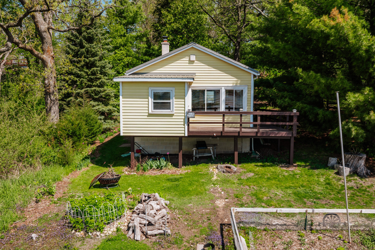 Wisconsin Lake Home for sale (MLS#: 1918951) at W6641 N Lakeshore Dr, in Sugar Creek, Wisconsin. (4 of 47)