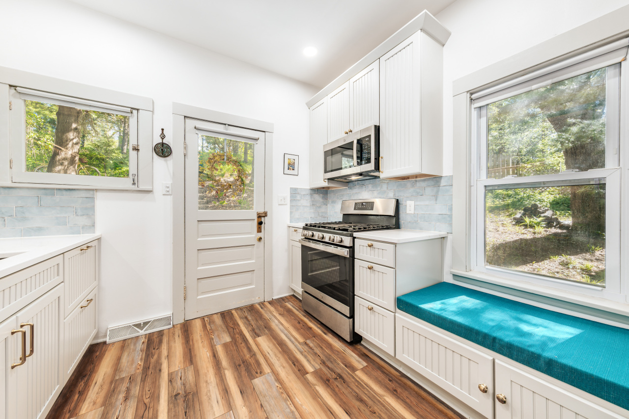 Wisconsin Lake Home for sale (MLS#: 1918951) at W6641 N Lakeshore Dr, in Sugar Creek, Wisconsin. (10 of 47)