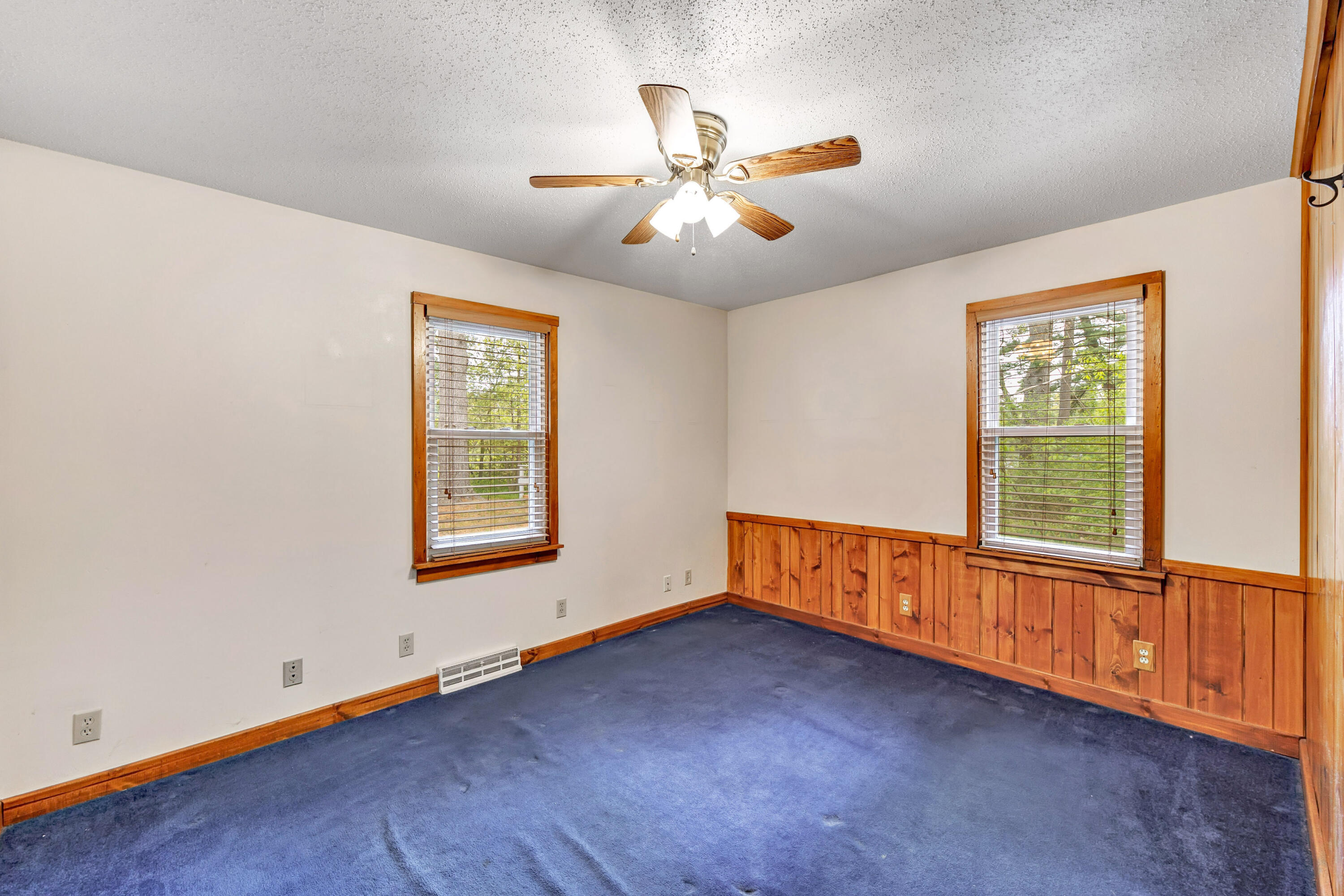 Wisconsin Lake Home for sale (MLS#: 1919064) at N7119  River Dr, in Wescott, Wisconsin. (15 of 32)