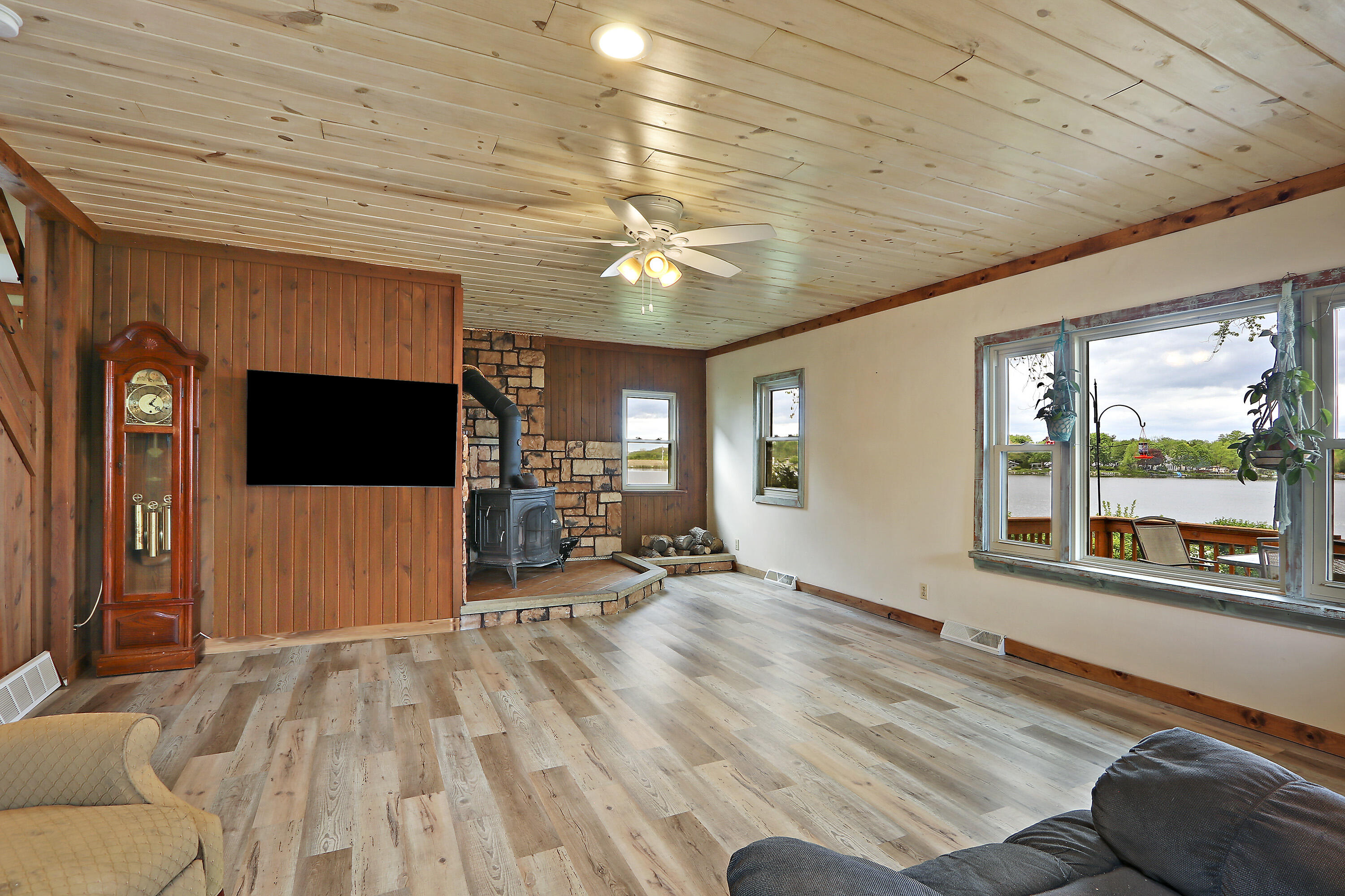 Wisconsin Lake Home for sale (MLS#: 1919178) at 10317  195th Ave, in Bristol, Wisconsin. (3 of 33)