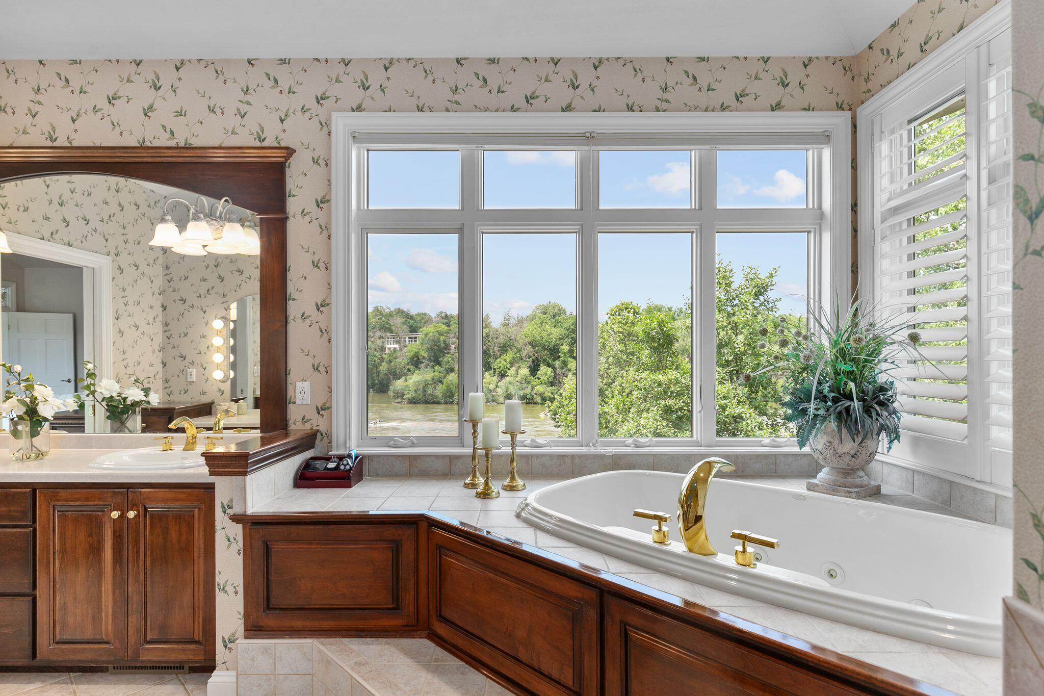 Wisconsin Lake Home for sale (MLS#: 1919203) at 94  Hidden Acres Ct, in Appleton, Wisconsin. (49 of 70)