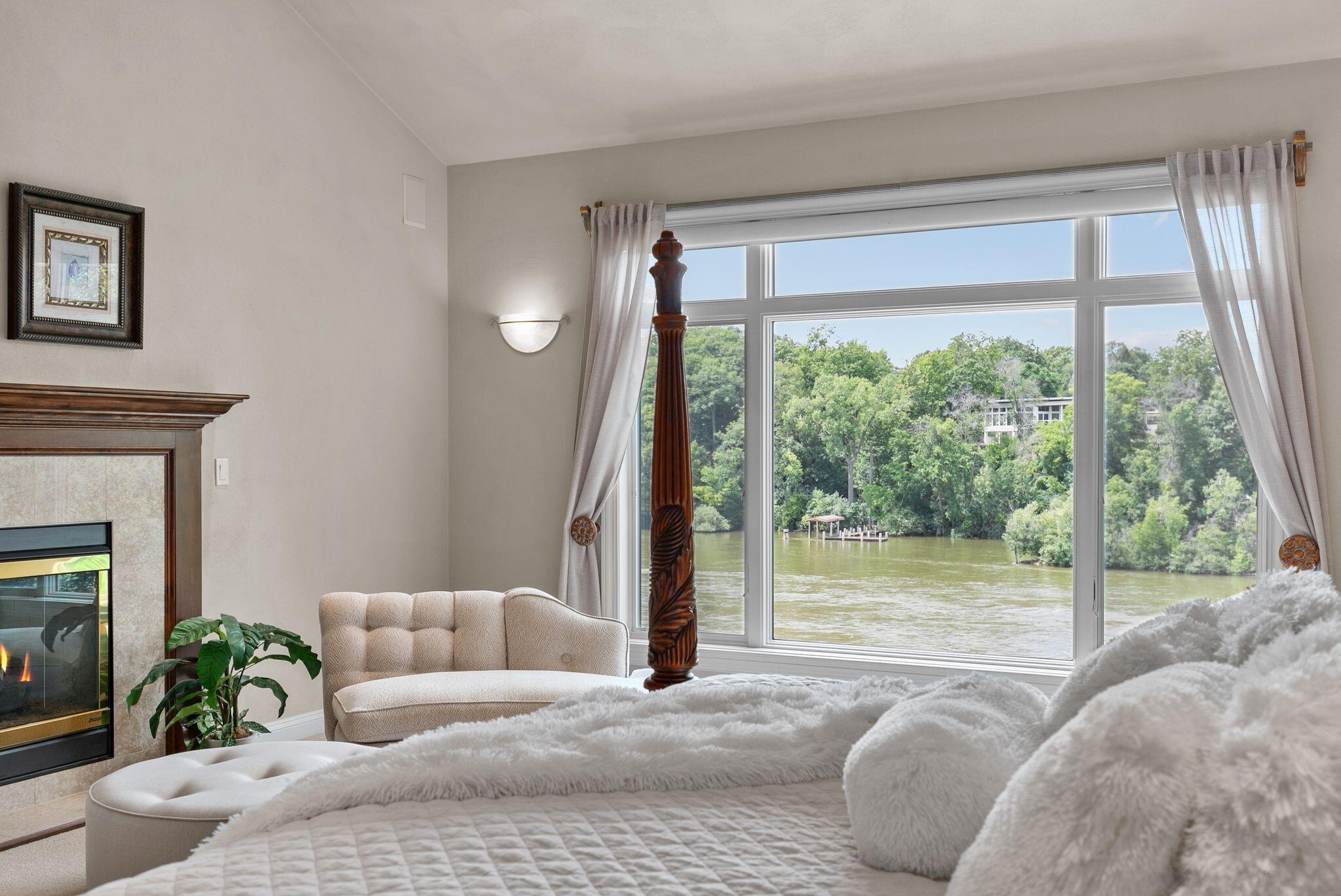 Wisconsin Lake Home for sale (MLS#: 1919203) at 94  Hidden Acres Ct, in Appleton, Wisconsin. (6 of 70)