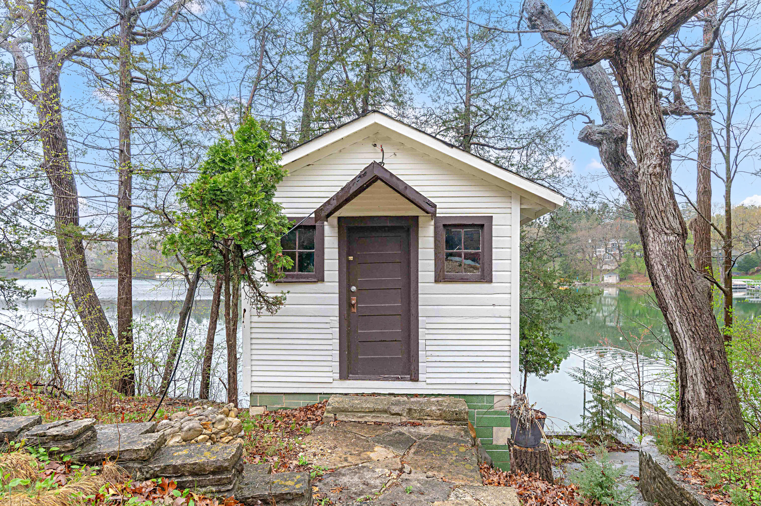 Wisconsin Lake Home for sale (MLS#: 1919220) at W329N6597  Forest Dr, in Merton, Wisconsin. (25 of 48)