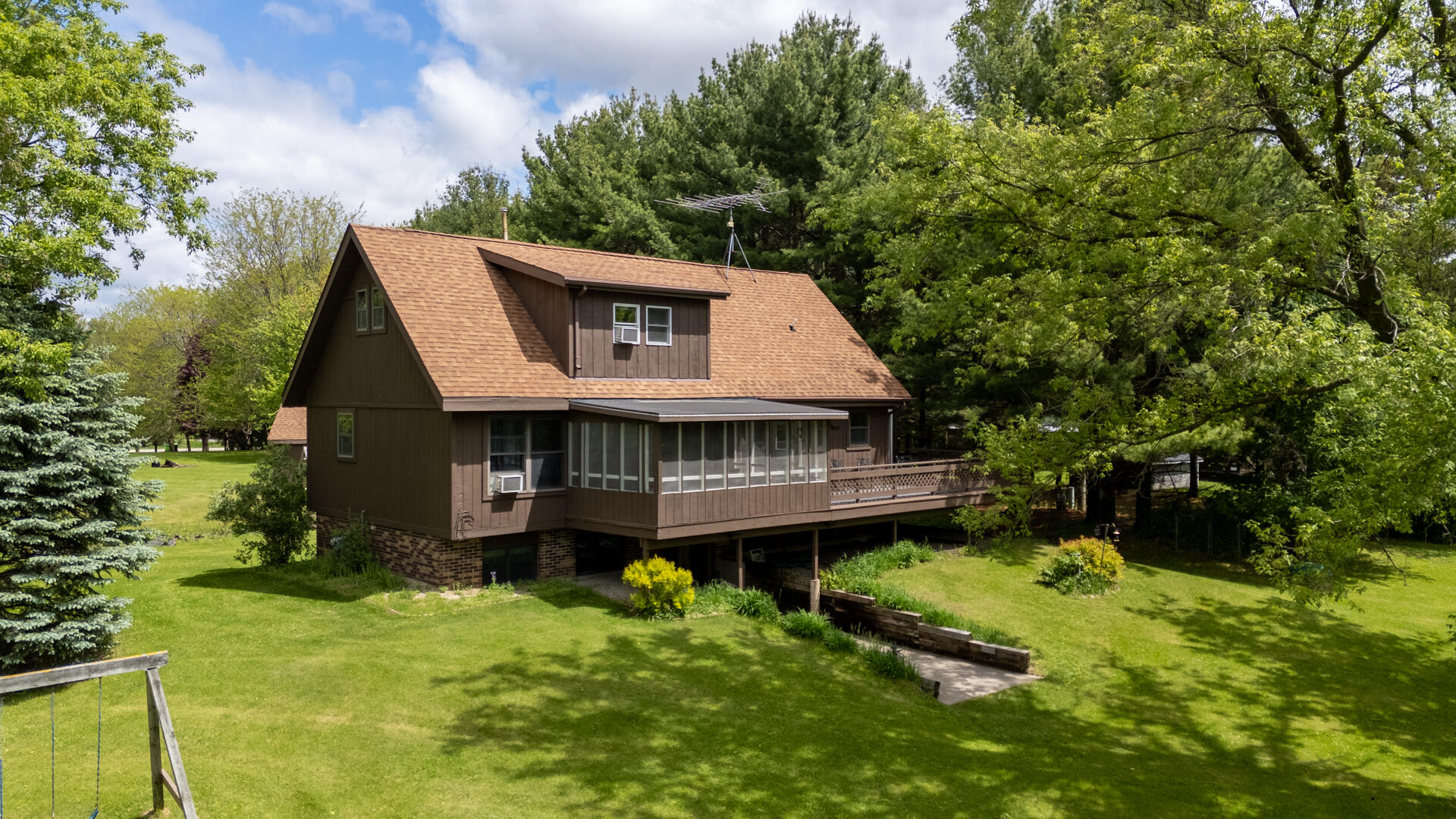 Wisconsin Lake Home for sale (MLS#: 1919233) at W10029  Spring Rd, in Fox Lake, Wisconsin. (3 of 43)