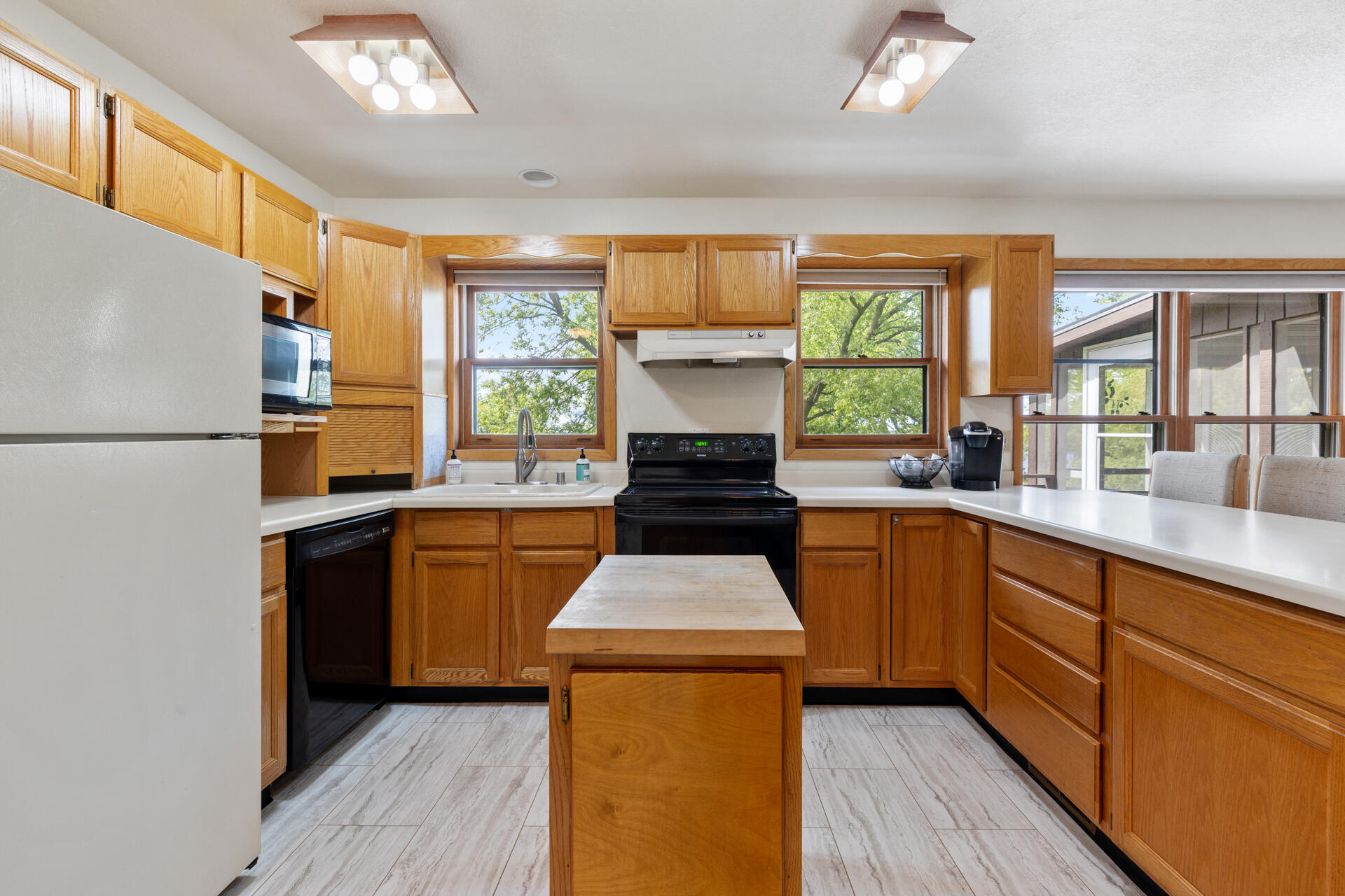 Wisconsin Lake Home for sale (MLS#: 1919233) at W10029  Spring Rd, in Fox Lake, Wisconsin. (21 of 43)
