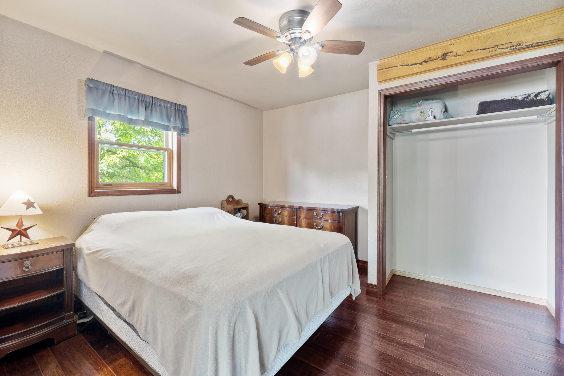 Wisconsin Lake Home for sale (MLS#: 1919233) at W10029  Spring Rd, in Fox Lake, Wisconsin. (32 of 43)