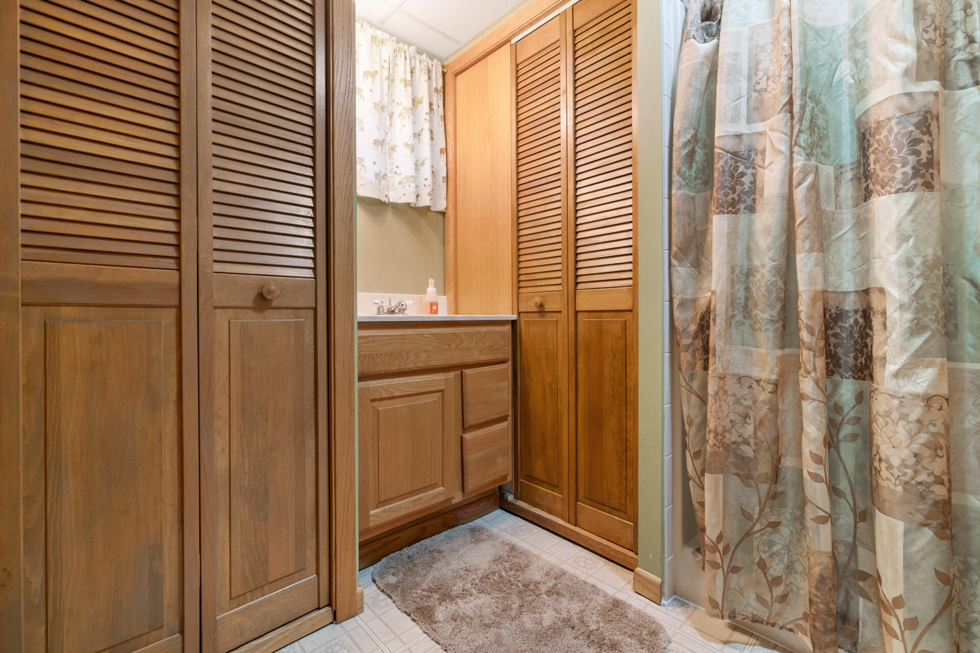 Wisconsin Lake Home for sale (MLS#: 1919233) at W10029  Spring Rd, in Fox Lake, Wisconsin. (40 of 43)