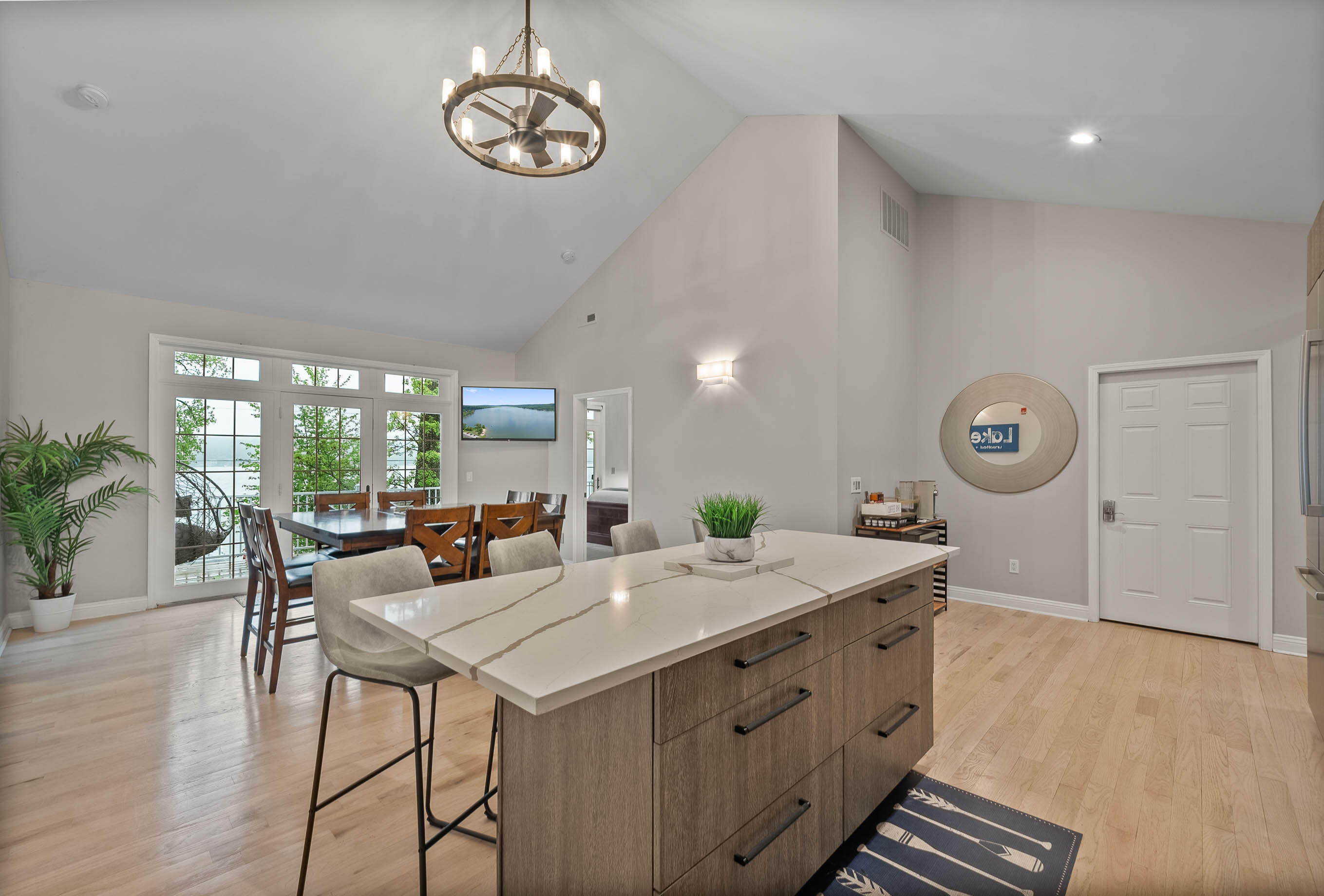 Wisconsin Lake Home for sale (MLS#: 1919276) at W3920  Lake Shore Dr, in Geneva, Wisconsin. (23 of 36)