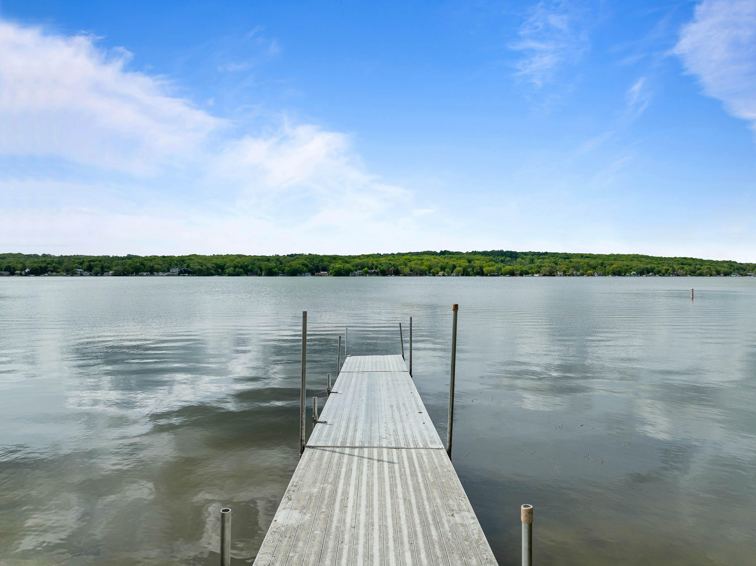 Wisconsin Lake Home for sale (MLS#: 1919276) at W3920  Lake Shore Dr, in Geneva, Wisconsin. (4 of 36)