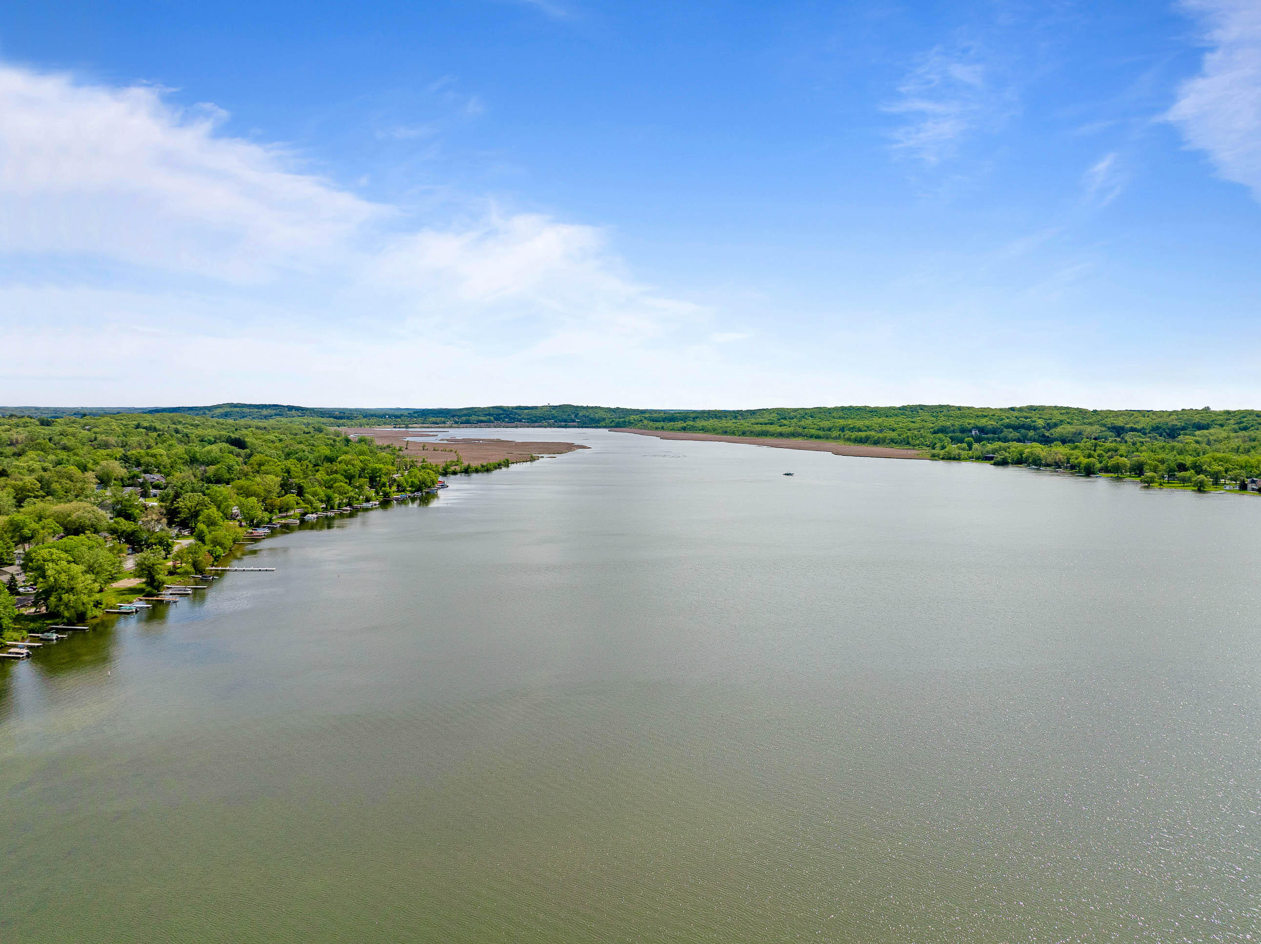 Wisconsin Lake Home for sale (MLS#: 1919276) at W3920  Lake Shore Dr, in Geneva, Wisconsin. (35 of 36)