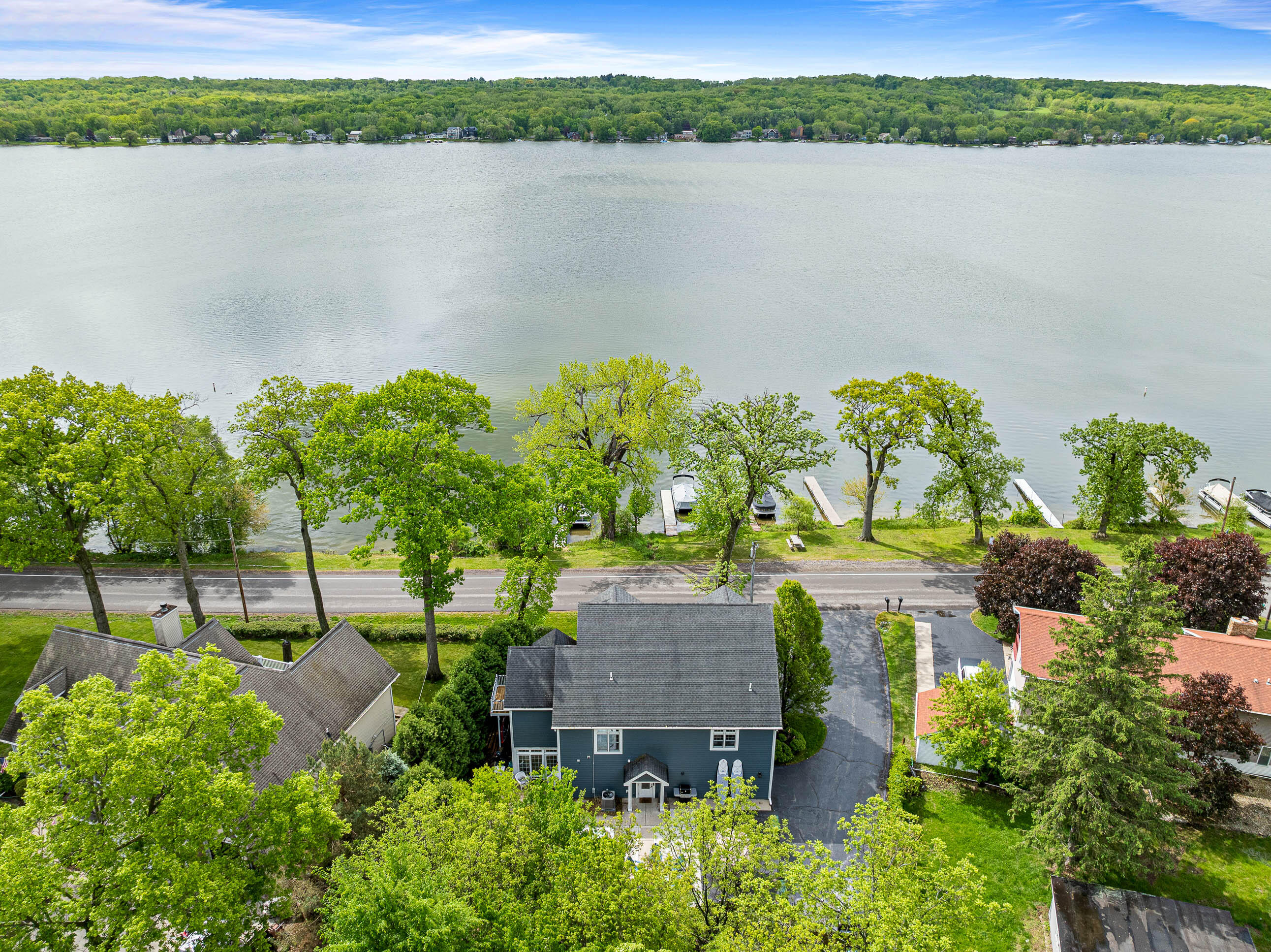 Wisconsin Lake Home for sale (MLS#: 1919276) at W3920  Lake Shore Dr, in Geneva, Wisconsin. (5 of 36)