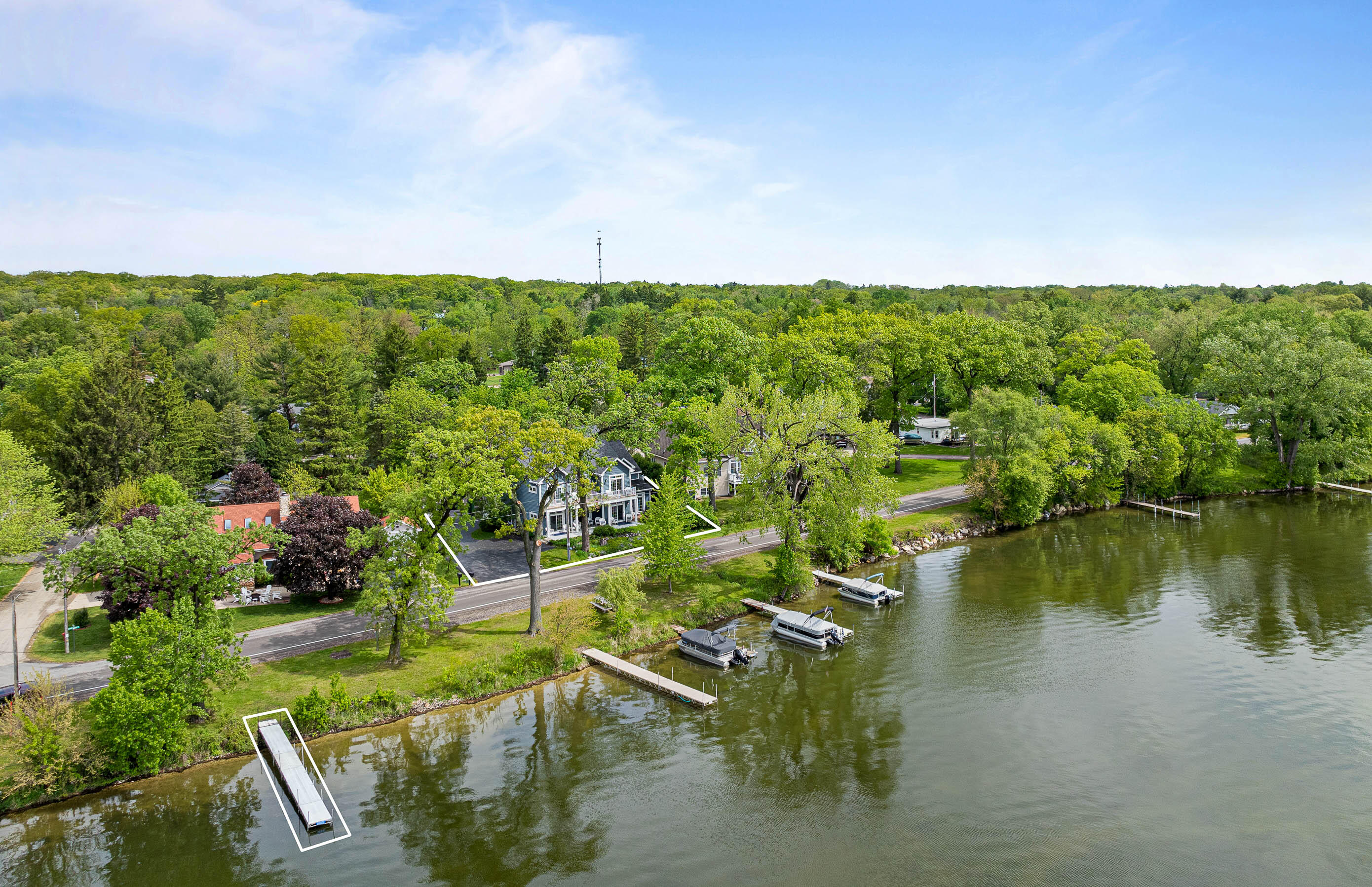 Wisconsin Lake Home for sale (MLS#: 1919276) at W3920  Lake Shore Dr, in Geneva, Wisconsin. (7 of 36)