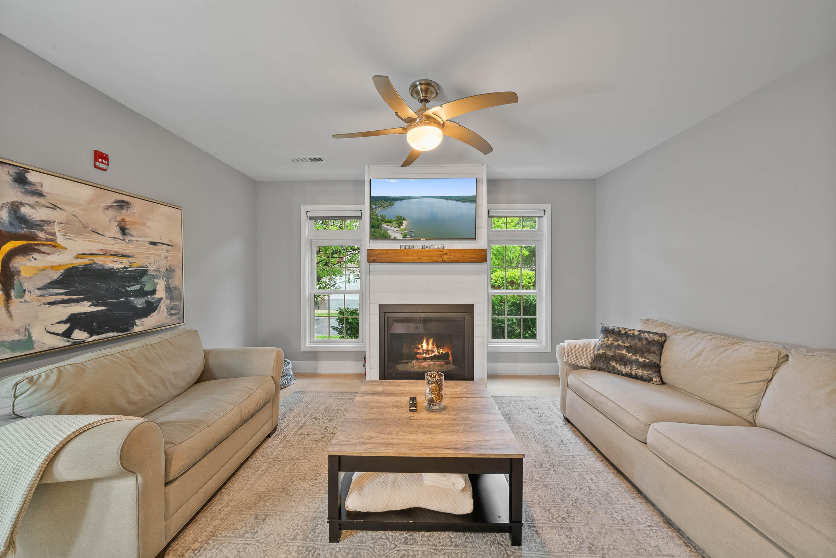 Wisconsin Lake Home for sale (MLS#: 1919276) at W3920  Lake Shore Dr, in Geneva, Wisconsin. (10 of 36)