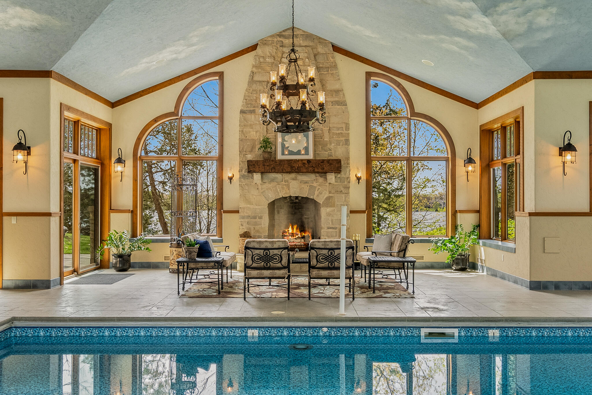 Wisconsin Lake Home for sale (MLS#: 1919354) at 4513 N Hewitts Point Rd, in Oconomowoc Lake, Wisconsin. (15 of 38)