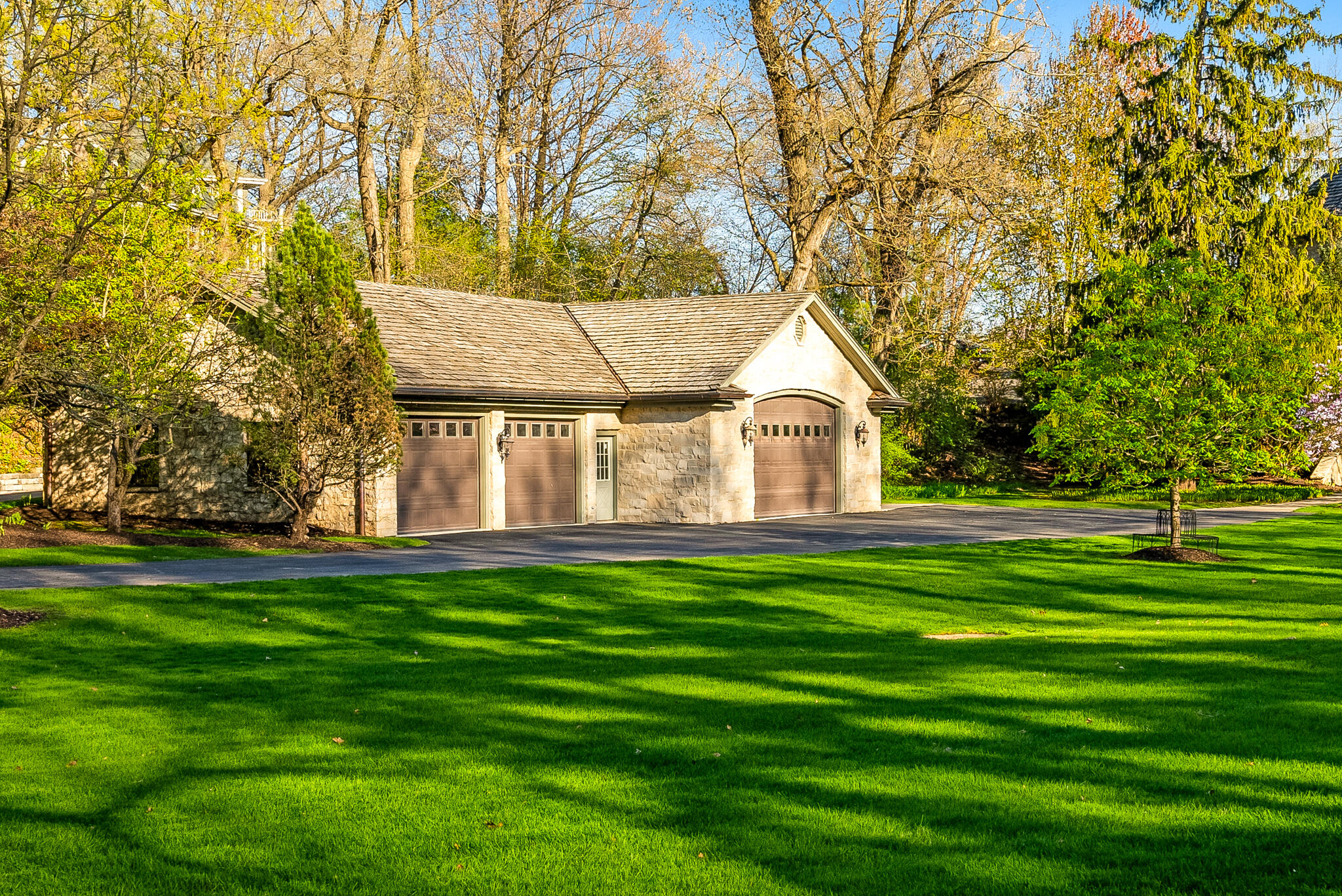 Wisconsin Lake Home for sale (MLS#: 1919354) at 4513 N Hewitts Point Rd, in Oconomowoc Lake, Wisconsin. (26 of 38)