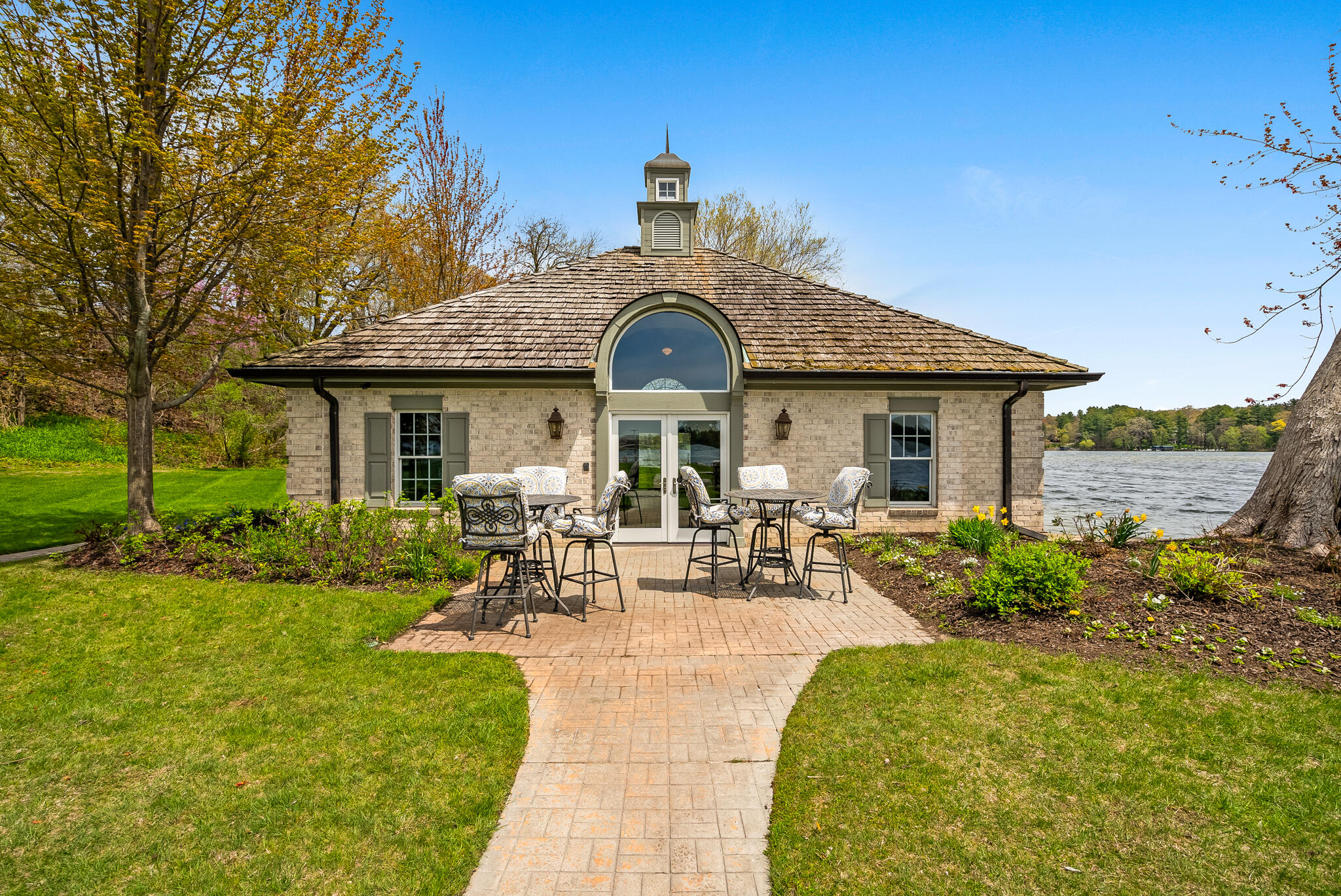Wisconsin Lake Home for sale (MLS#: 1919354) at 4513 N Hewitts Point Rd, in Oconomowoc Lake, Wisconsin. (27 of 38)